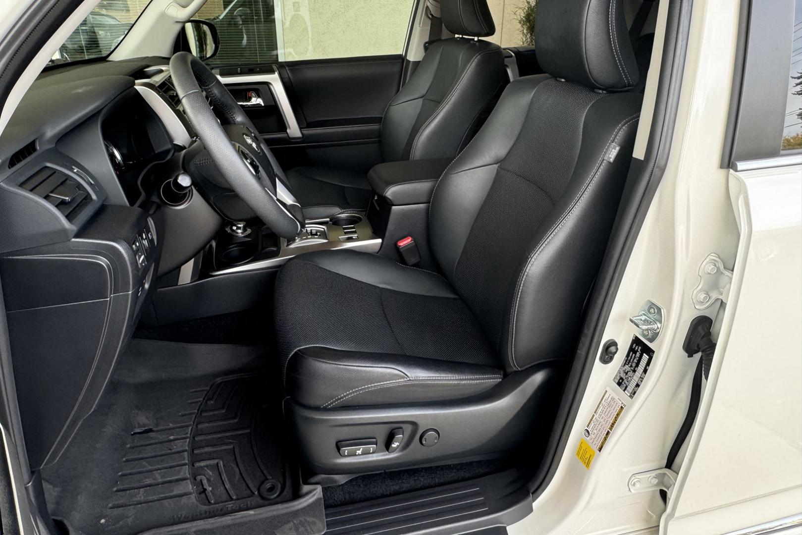 2022 Blizzard Pearl /Black Toyota 4Runner Limited (JTEKU5JR1N6) , Automatic transmission, located at 2304 W. Main St., Boise, ID, 83702, (208) 342-7777, 43.622105, -116.218658 - Photo#6