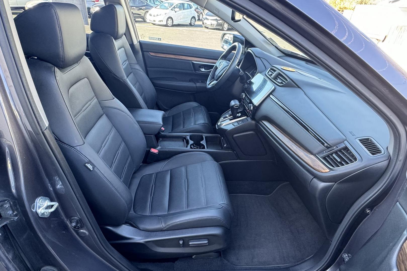 2022 Modern Steel Metallic /Black Honda CR-V EX-L (2HKRW2H87NH) with an 4 Cyl 1.5 Liter Turbo engine, Automatic transmission, located at 2304 W. Main St., Boise, ID, 83702, (208) 342-7777, 43.622105, -116.218658 - New Tires! Own The Legend! - Photo#18