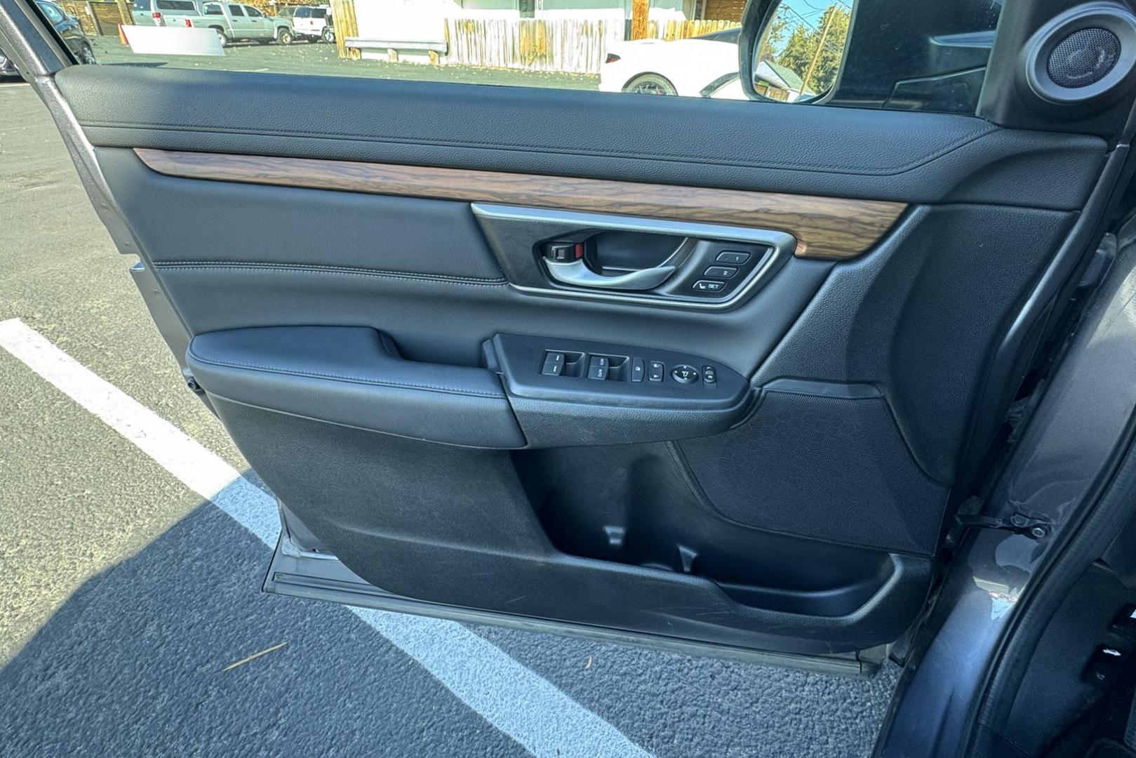 2022 Modern Steel Metallic /Black Honda CR-V EX-L (2HKRW2H87NH) with an 4 Cyl 1.5 Liter Turbo engine, Automatic transmission, located at 2304 W. Main St., Boise, ID, 83702, (208) 342-7777, 43.622105, -116.218658 - New Tires! Own The Legend! - Photo#7
