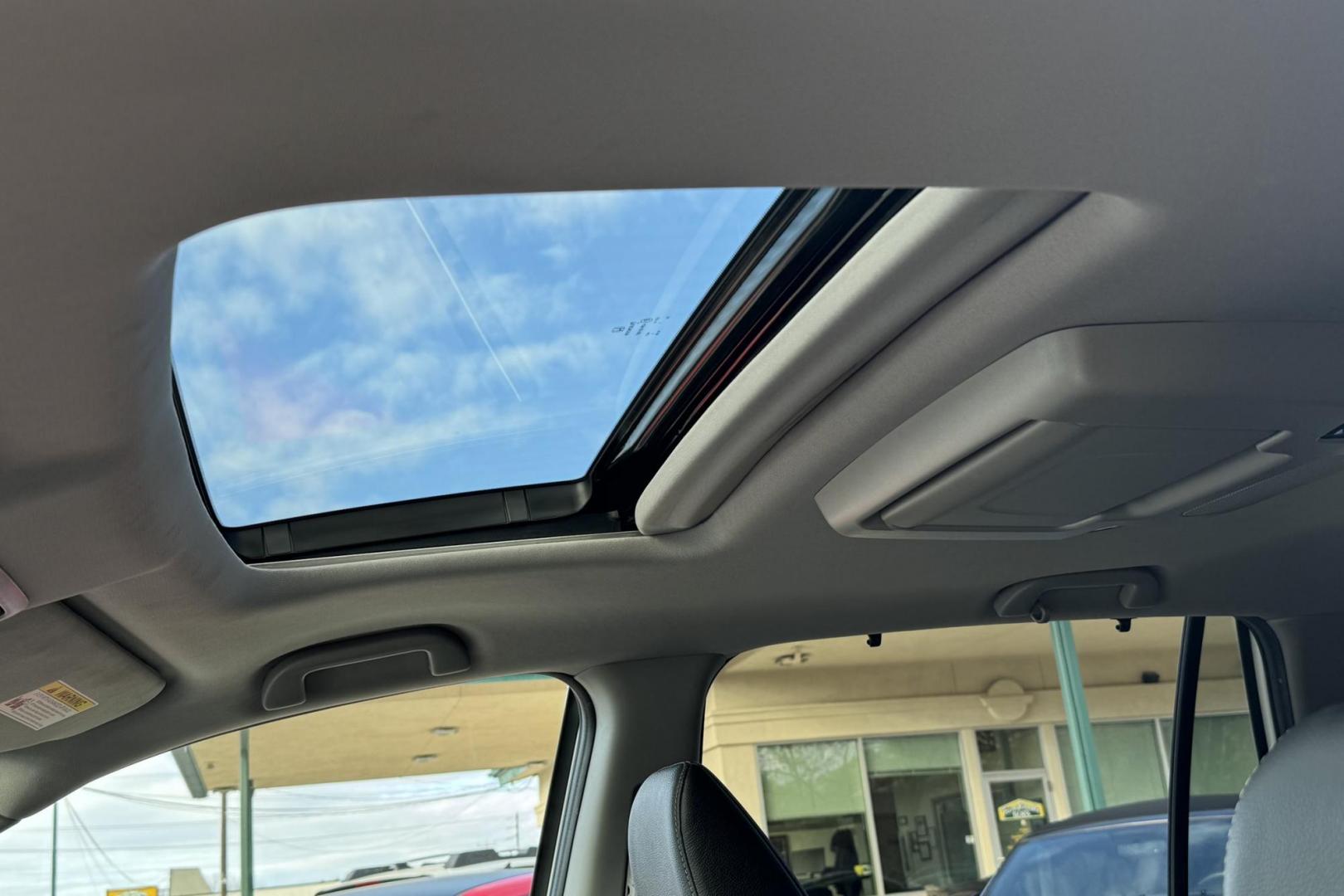 2021 Platinum White Pearl /Black Honda Pilot Touring (5FNYF6H96MB) with an V6 3.5 Liter engine, Automatic 9 Speed transmission, located at 2304 W. Main St., Boise, ID, 83702, (208) 342-7777, 43.622105, -116.218658 - 8 Passenger Seating! New Tires Too! - Photo#4