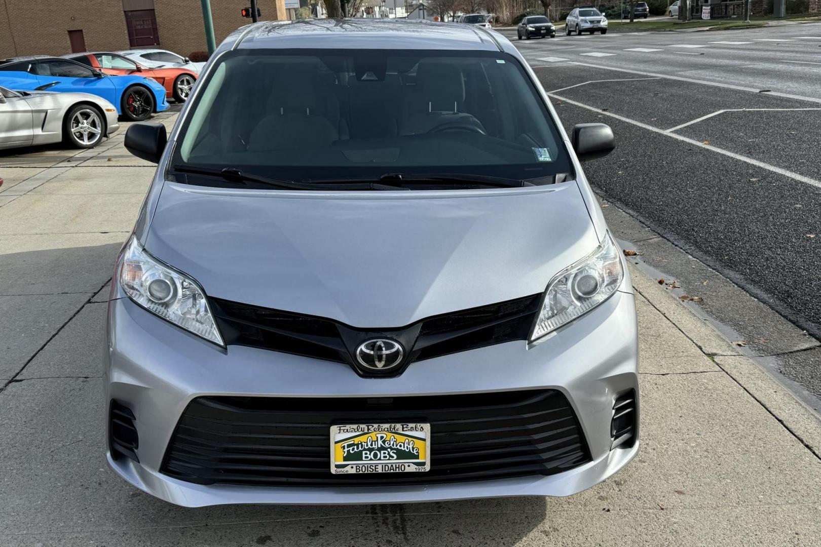2018 Shimmering Silver /Gray Toyota Sienna L (5TDZZ3DC8JS) with an V6 3.5 Liter engine, Automatic 8 Speed transmission, located at 2304 W. Main St., Boise, ID, 83702, (208) 342-7777, 43.622105, -116.218658 - 4 Captains Chairs! 7 Passenger! Dual Sliding Doors! - Photo#3