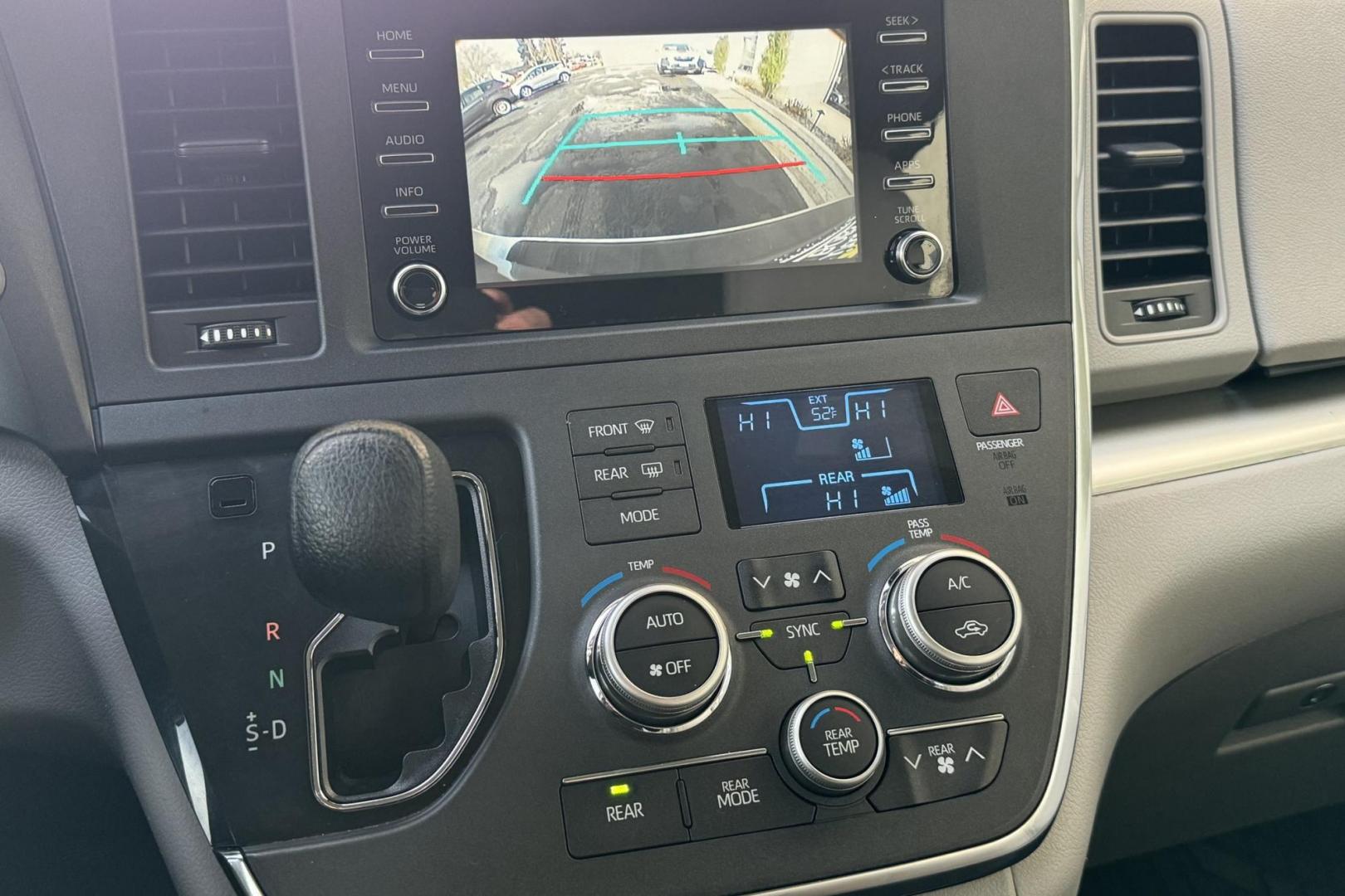 2018 Shimmering Silver /Gray Toyota Sienna L (5TDZZ3DC8JS) with an V6 3.5 Liter engine, Automatic 8 Speed transmission, located at 2304 W. Main St., Boise, ID, 83702, (208) 342-7777, 43.622105, -116.218658 - 4 Captains Chairs! 7 Passenger! Dual Sliding Doors! - Photo#5