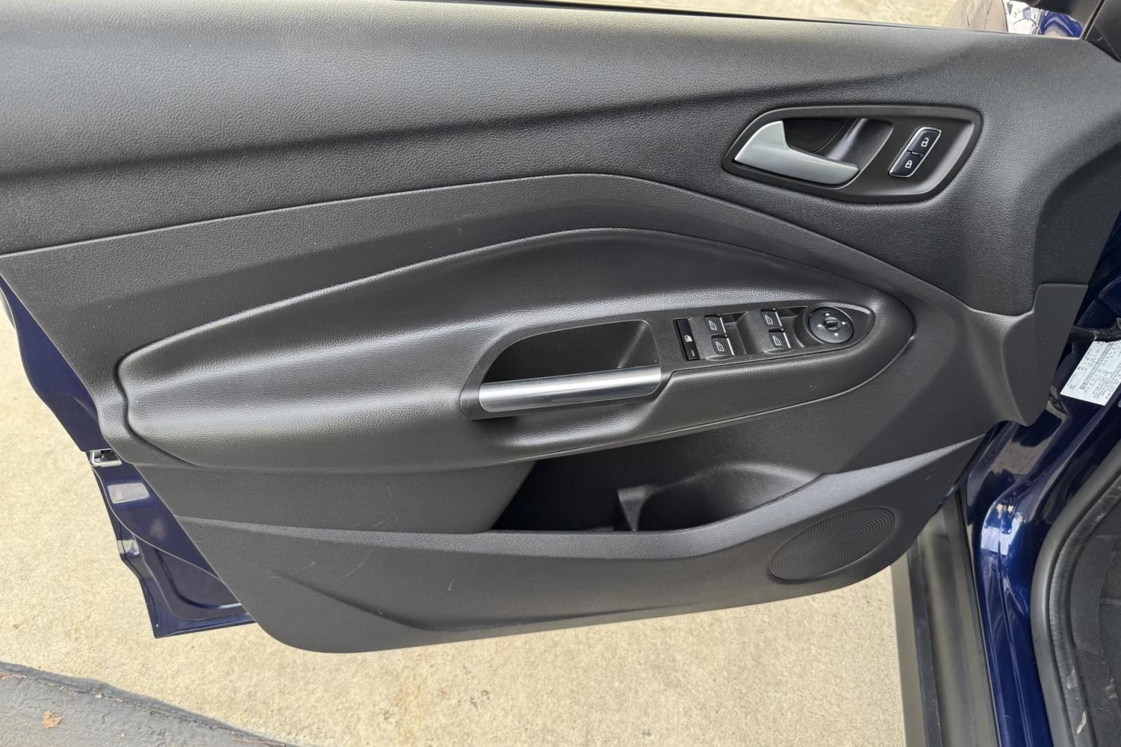 2016 Kona Blue /Gray Ford C-Max Hybrid SE (1FADP5AU5GL) with an 4 Cyl 2.0 Liter Hybrid engine, Automatic transmission, located at 2304 W. Main St., Boise, ID, 83702, (208) 342-7777, 43.622105, -116.218658 - New Tires! Great Fuel Economy! Upgraded To Apple Car Play/Android Auto! - Photo#3