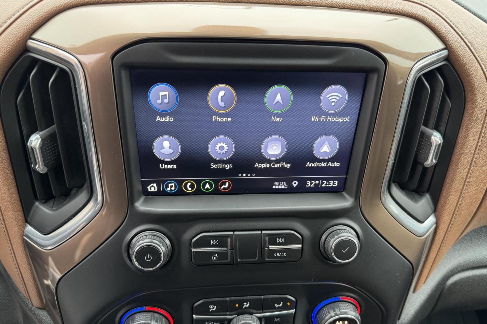 2019 Havana Brown Metallic /Jet Black/Umber Chevrolet Silverado 1500 High Country (1GCUYHEL2KZ) with an V8 6.2 Liter engine, Automatic 10 Speed transmission, located at 2304 W. Main St., Boise, ID, 83702, (208) 342-7777, 43.622105, -116.218658 - Photo#11