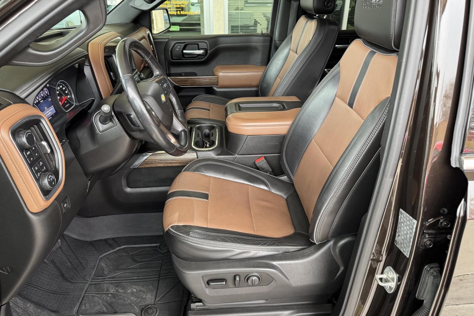 2019 Havana Brown Metallic /Jet Black/Umber Chevrolet Silverado 1500 High Country (1GCUYHEL2KZ) with an V8 6.2 Liter engine, Automatic 10 Speed transmission, located at 2304 W. Main St., Boise, ID, 83702, (208) 342-7777, 43.622105, -116.218658 - Photo#16