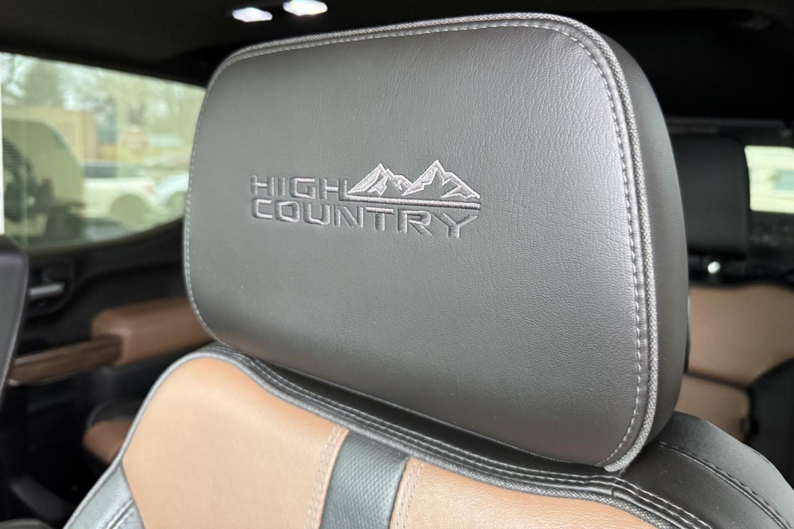 2019 Havana Brown Metallic /Jet Black/Umber Chevrolet Silverado 1500 High Country (1GCUYHEL2KZ) with an V8 6.2 Liter engine, Automatic 10 Speed transmission, located at 2304 W. Main St., Boise, ID, 83702, (208) 342-7777, 43.622105, -116.218658 - Photo#17