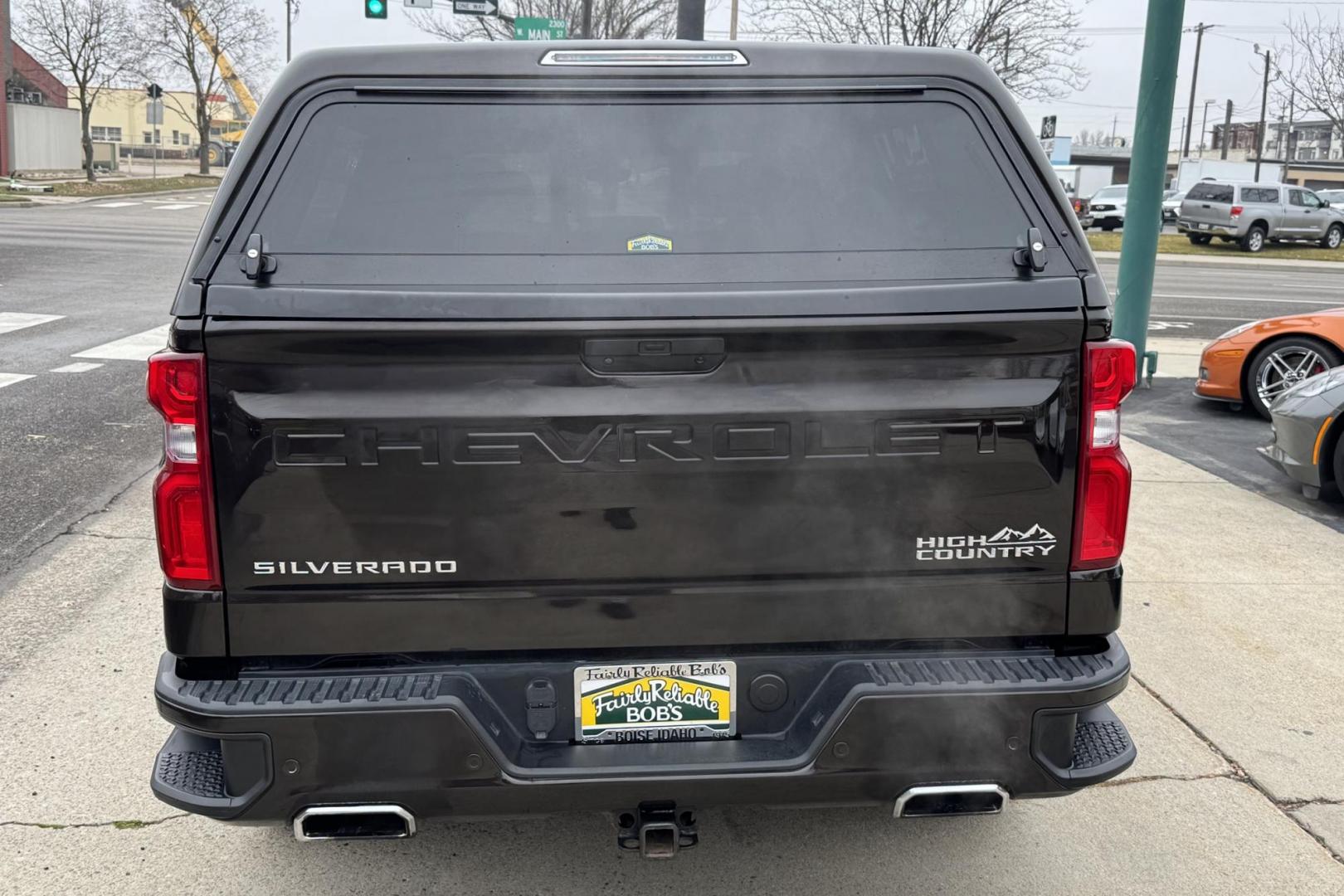 2019 Havana Brown Metallic /Jet Black/Umber Chevrolet Silverado 1500 High Country (1GCUYHEL2KZ) with an V8 6.2 Liter engine, Automatic 10 Speed transmission, located at 2304 W. Main St., Boise, ID, 83702, (208) 342-7777, 43.622105, -116.218658 - Photo#1