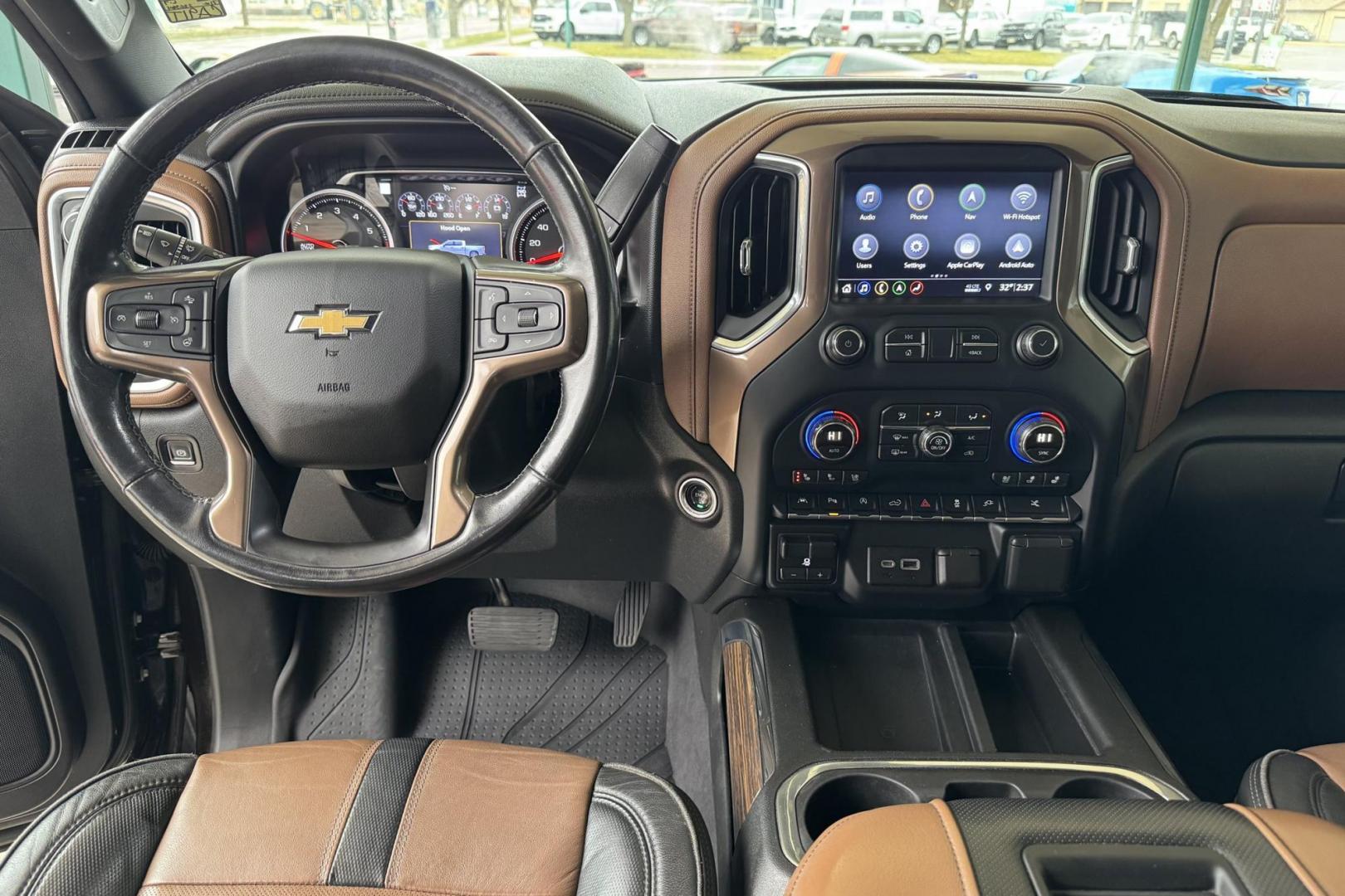 2019 Havana Brown Metallic /Jet Black/Umber Chevrolet Silverado 1500 High Country (1GCUYHEL2KZ) with an V8 6.2 Liter engine, Automatic 10 Speed transmission, located at 2304 W. Main St., Boise, ID, 83702, (208) 342-7777, 43.622105, -116.218658 - Photo#22