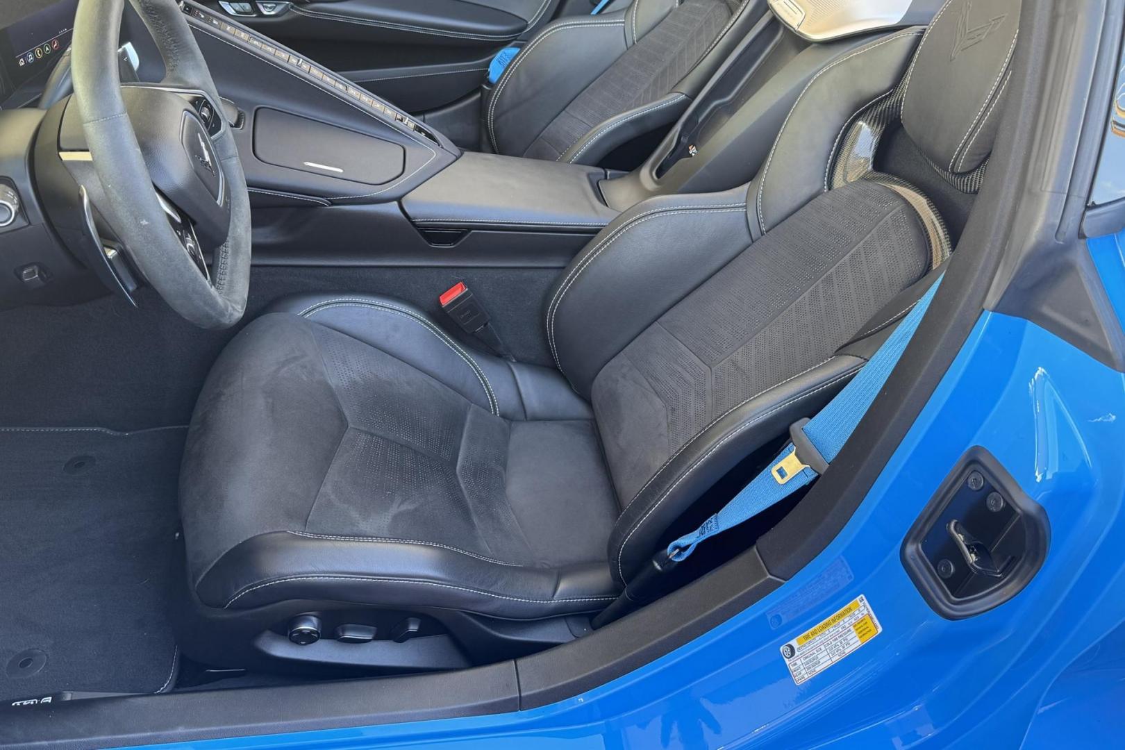 2021 Rapid Blue /Jet Black Chevrolet Corvette Stingray 2LT Z51 (1G1YB3D43M5) with an V8 6.2 Liter engine, Automatic 8 Speed transmission, located at 2304 W. Main St., Boise, ID, 83702, (208) 342-7777, 43.622105, -116.218658 - New Tires! Well Cared For C8 Convertible! - Photo#7