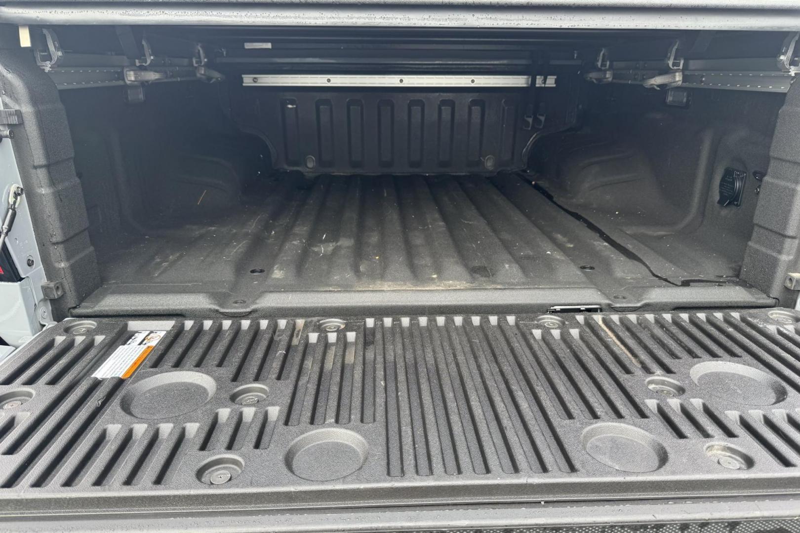2022 Boulder Gray Pearl /Black Nissan Frontier PRO-4X (1N6ED1EK7NN) with an V6 3.8 Liter engine, Automatic 9 Speed transmission, located at 2304 W. Main St., Boise, ID, 83702, (208) 342-7777, 43.622105, -116.218658 - Photo#18