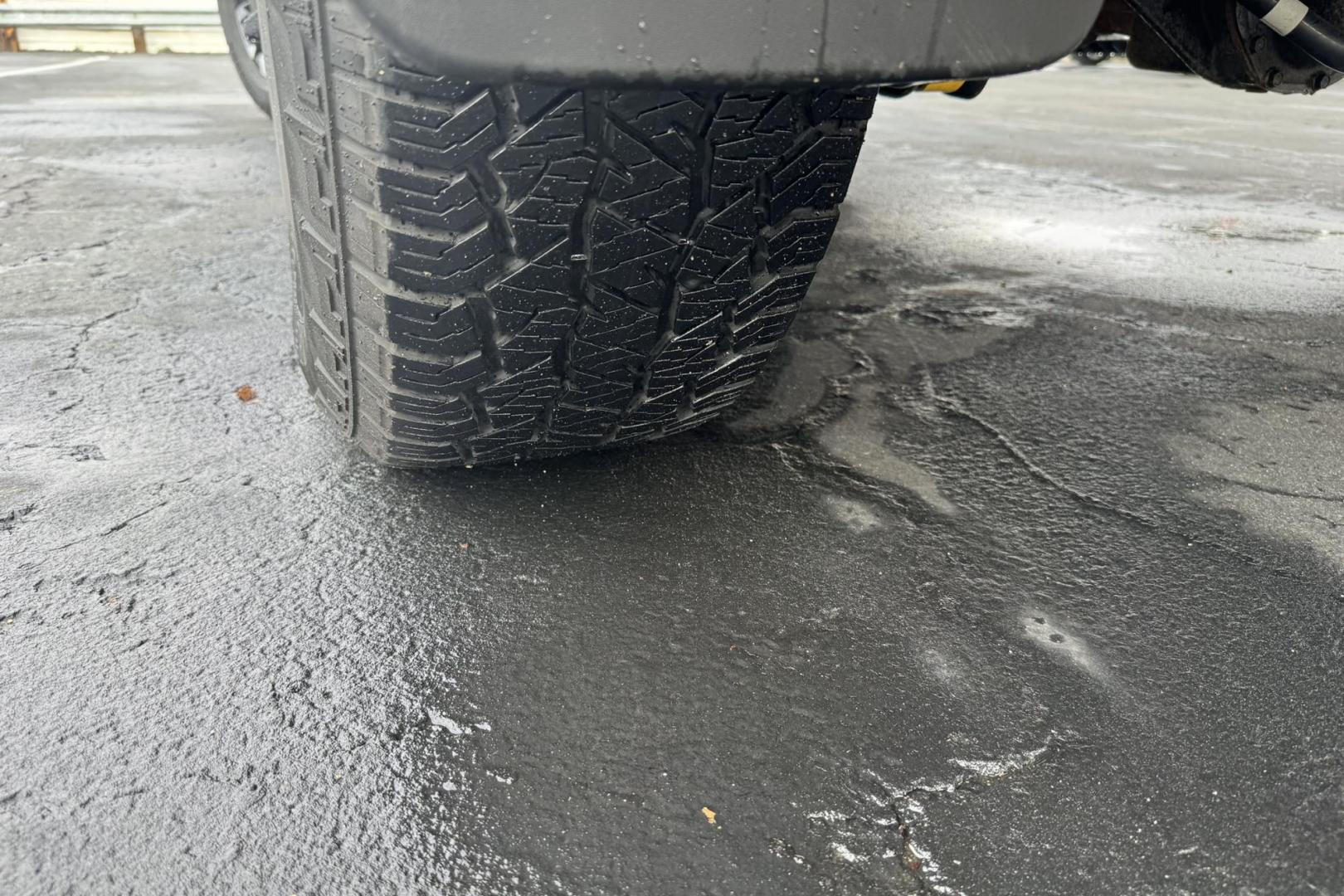 2022 Boulder Gray Pearl /Black Nissan Frontier PRO-4X (1N6ED1EK7NN) with an V6 3.8 Liter engine, Automatic 9 Speed transmission, located at 2304 W. Main St., Boise, ID, 83702, (208) 342-7777, 43.622105, -116.218658 - Photo#20