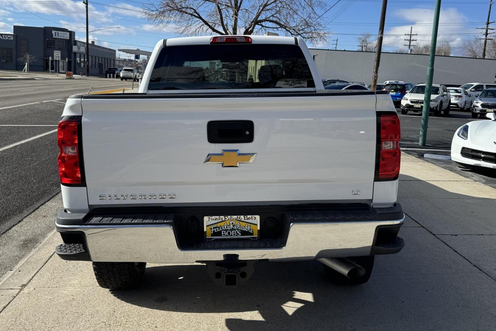 2019 Summit White /Black Chevrolet Silverado 2500HD LT (1GC1KSEG9KF) with an V8 6.0 Liter engine, Automatic 6 Speed transmission, located at 2304 W. Main St., Boise, ID, 83702, (208) 342-7777, 43.622105, -116.218658 - Ready To Haul! Seats 6! - Photo#1