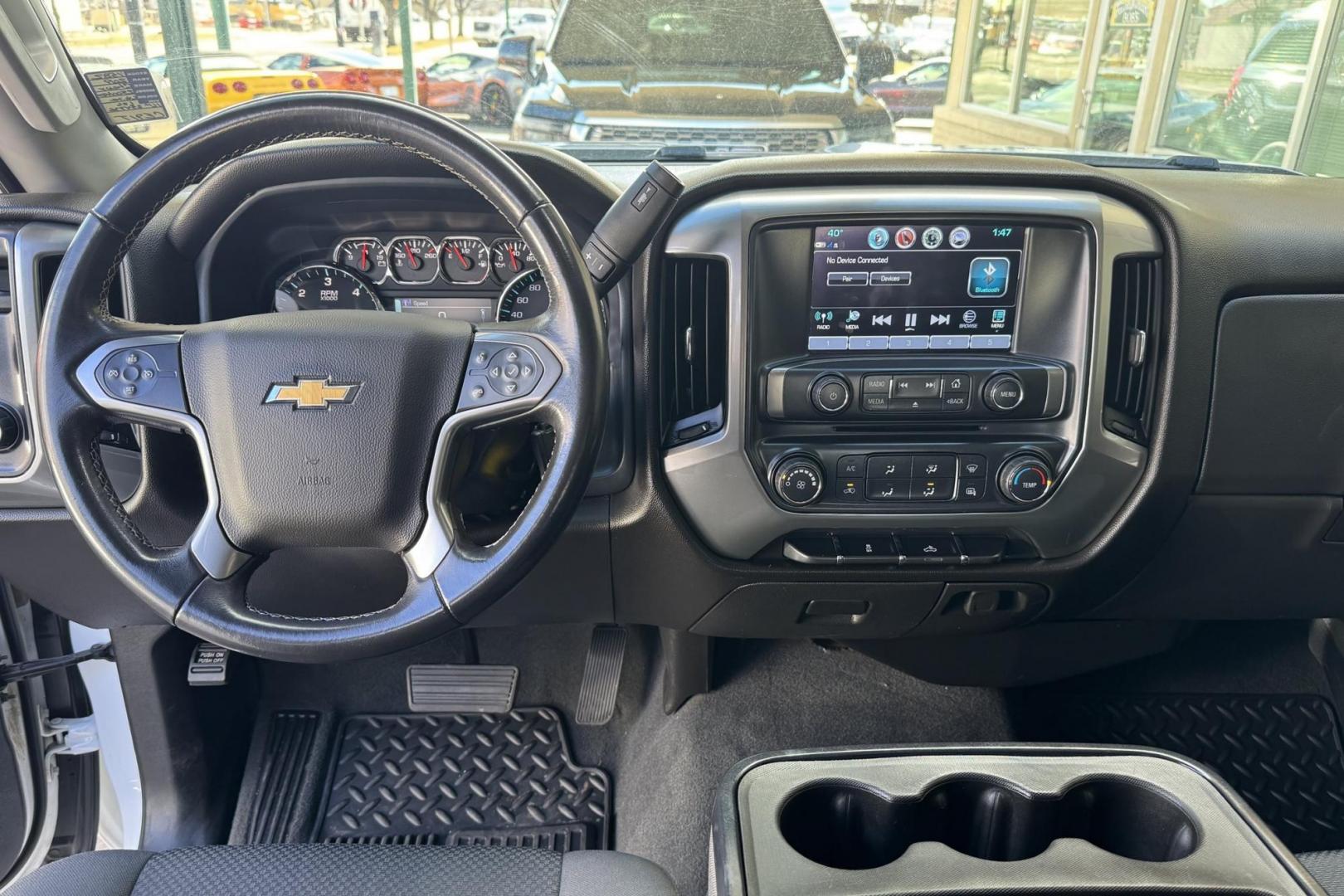 2019 Summit White /Black Chevrolet Silverado 2500HD LT (1GC1KSEG9KF) with an V8 6.0 Liter engine, Automatic 6 Speed transmission, located at 2304 W. Main St., Boise, ID, 83702, (208) 342-7777, 43.622105, -116.218658 - Ready To Haul! Seats 6! - Photo#11