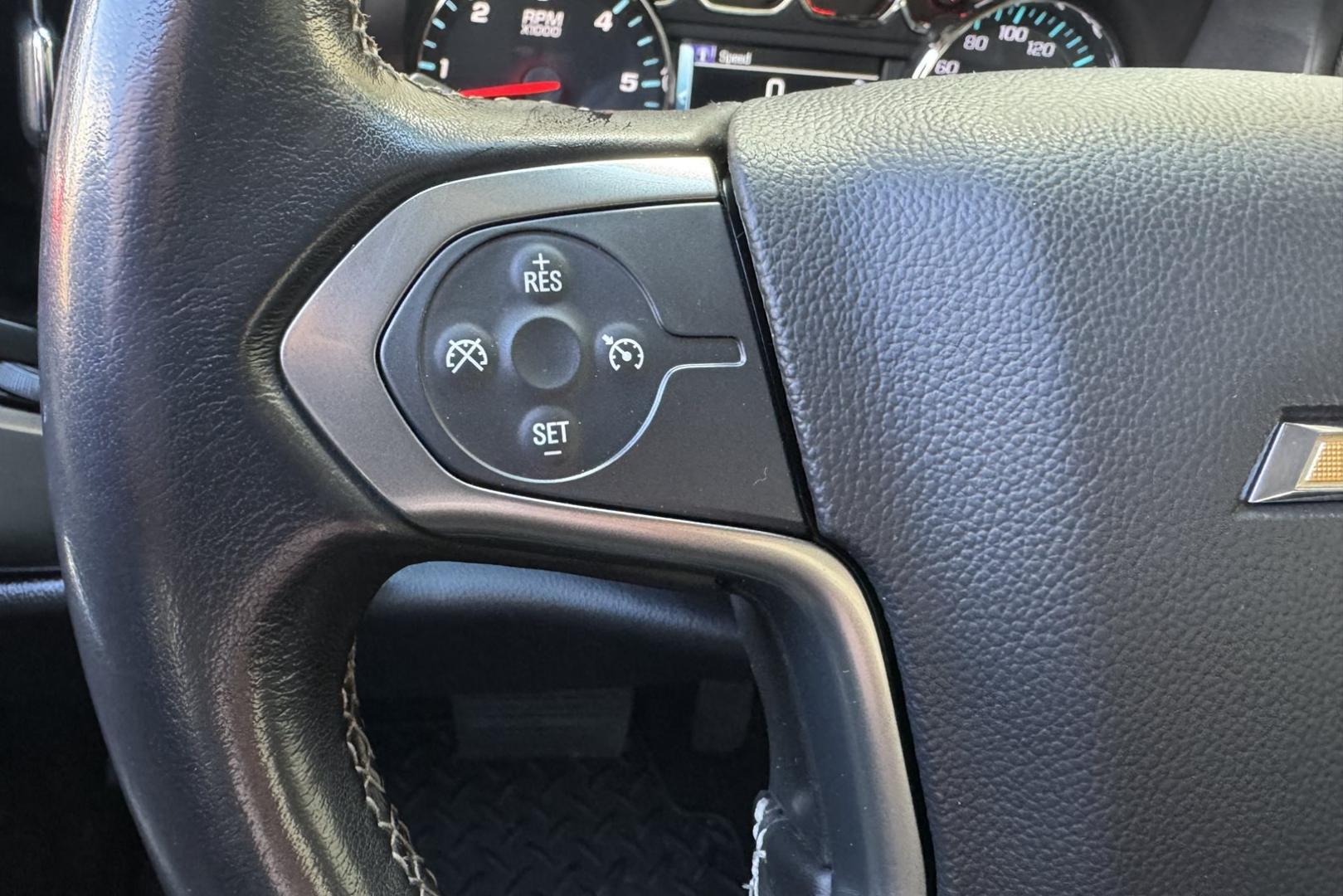 2019 Summit White /Black Chevrolet Silverado 2500HD LT (1GC1KSEG9KF) with an V8 6.0 Liter engine, Automatic 6 Speed transmission, located at 2304 W. Main St., Boise, ID, 83702, (208) 342-7777, 43.622105, -116.218658 - Ready To Haul! Seats 6! - Photo#13