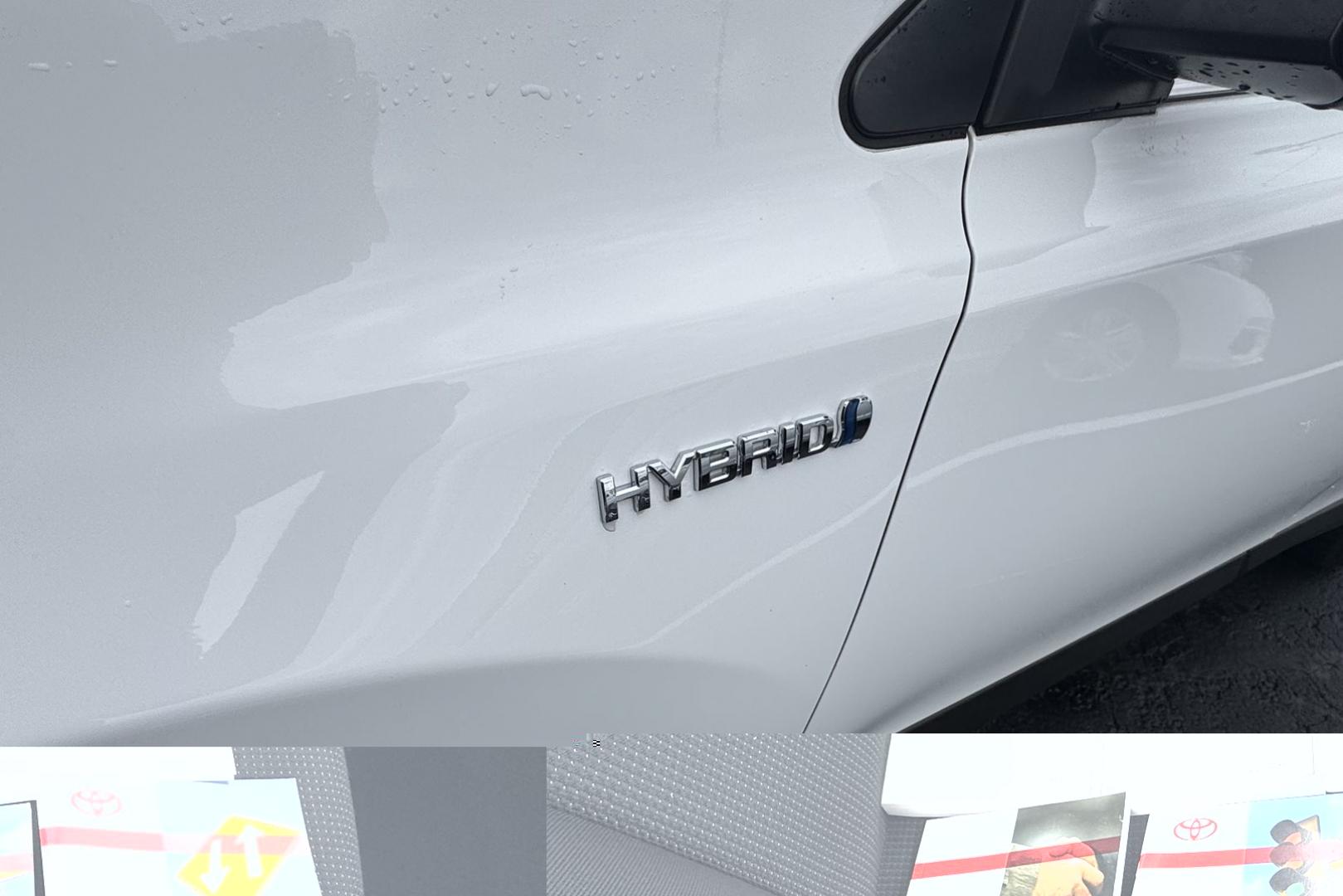 2018 Super White /Black Toyota RAV4 XLE (JTMRJREV1JD) with an 4 Cyl 2.5 Liter Hybrid engine, Automatic transmission, located at 2304 W. Main St., Boise, ID, 83702, (208) 342-7777, 43.622105, -116.218658 - Hard To Find! Great To Own! - Photo#12