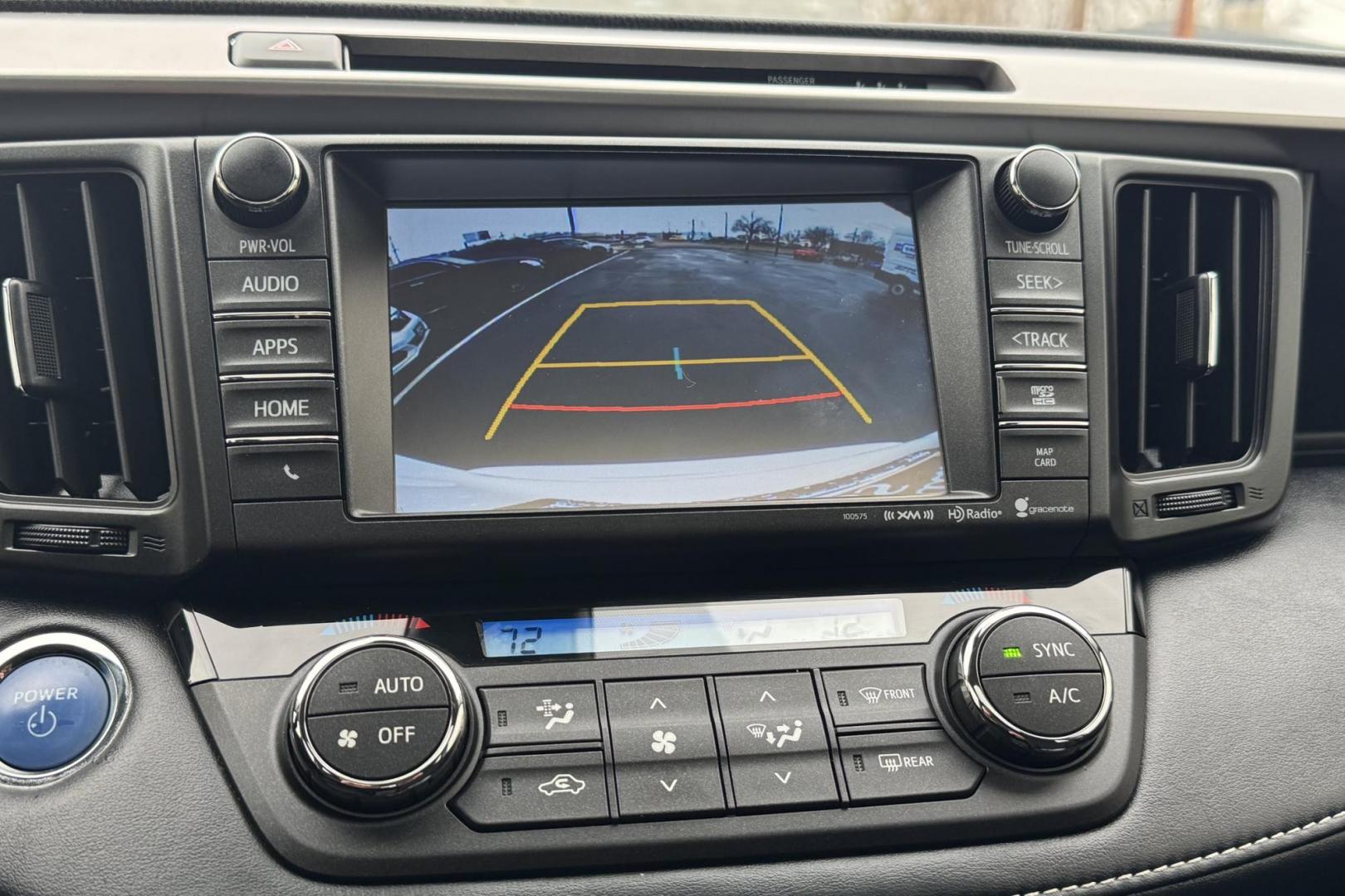 2018 Super White /Black Toyota RAV4 XLE (JTMRJREV1JD) with an 4 Cyl 2.5 Liter Hybrid engine, Automatic transmission, located at 2304 W. Main St., Boise, ID, 83702, (208) 342-7777, 43.622105, -116.218658 - Hard To Find! Great To Own! - Photo#5