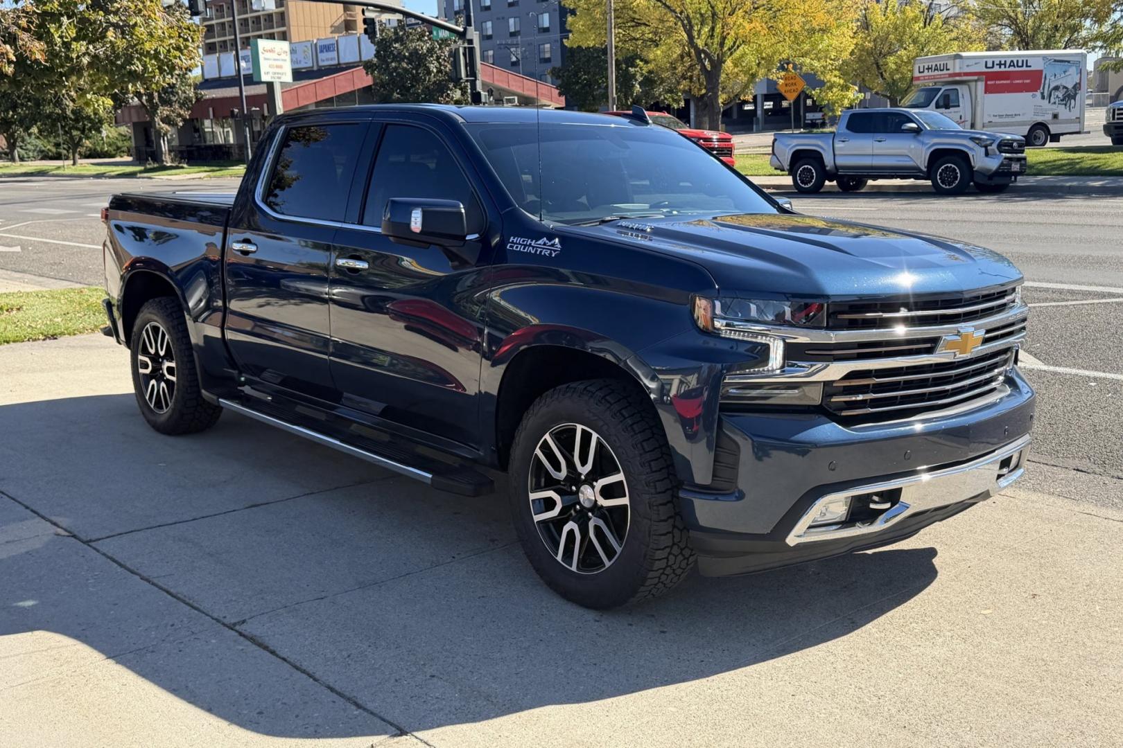 2022 Northsky Blue Metallic /Black Chevrolet Silverado 1500 High Country (3GCUYHET5NG) with an 6 Cyl 3.0 Liter Duramax Turbo Diesel engine, Automatic 10 Speed transmission, located at 2304 W. Main St., Boise, ID, 83702, (208) 342-7777, 43.622105, -116.218658 - Diesel Powered! Well Optioned! Good To Go!- Photo#2