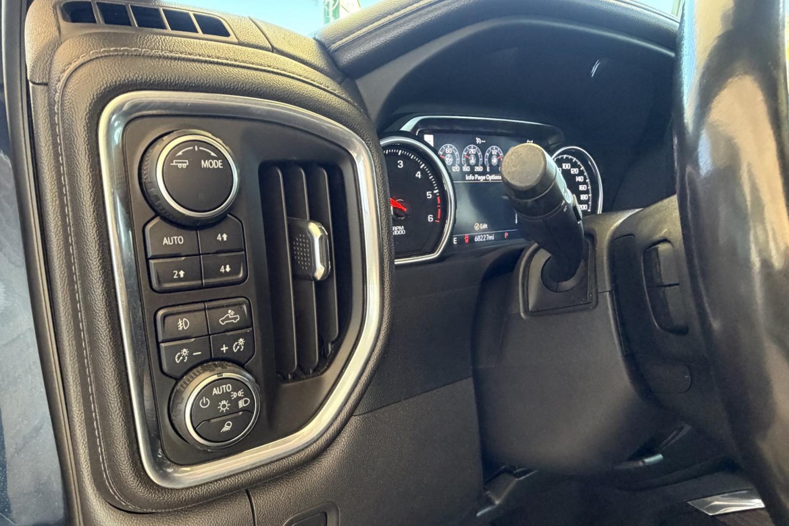 2022 Northsky Blue Metallic /Black Chevrolet Silverado 1500 High Country (3GCUYHET5NG) with an 6 Cyl 3.0 Liter Duramax Turbo Diesel engine, Automatic 10 Speed transmission, located at 2304 W. Main St., Boise, ID, 83702, (208) 342-7777, 43.622105, -116.218658 - Diesel Powered! Well Optioned! Good To Go!- Photo#10