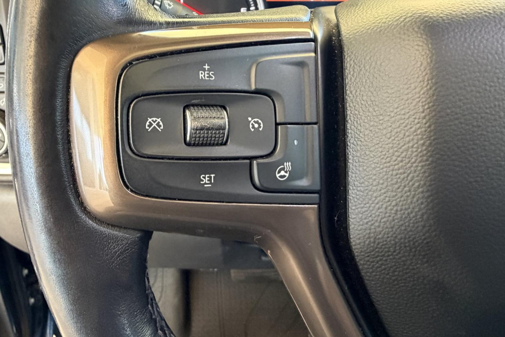 2022 Northsky Blue Metallic /Black Chevrolet Silverado 1500 High Country (3GCUYHET5NG) with an 6 Cyl 3.0 Liter Duramax Turbo Diesel engine, Automatic 10 Speed transmission, located at 2304 W. Main St., Boise, ID, 83702, (208) 342-7777, 43.622105, -116.218658 - Diesel Powered! Well Optioned! Good To Go!- Photo#11
