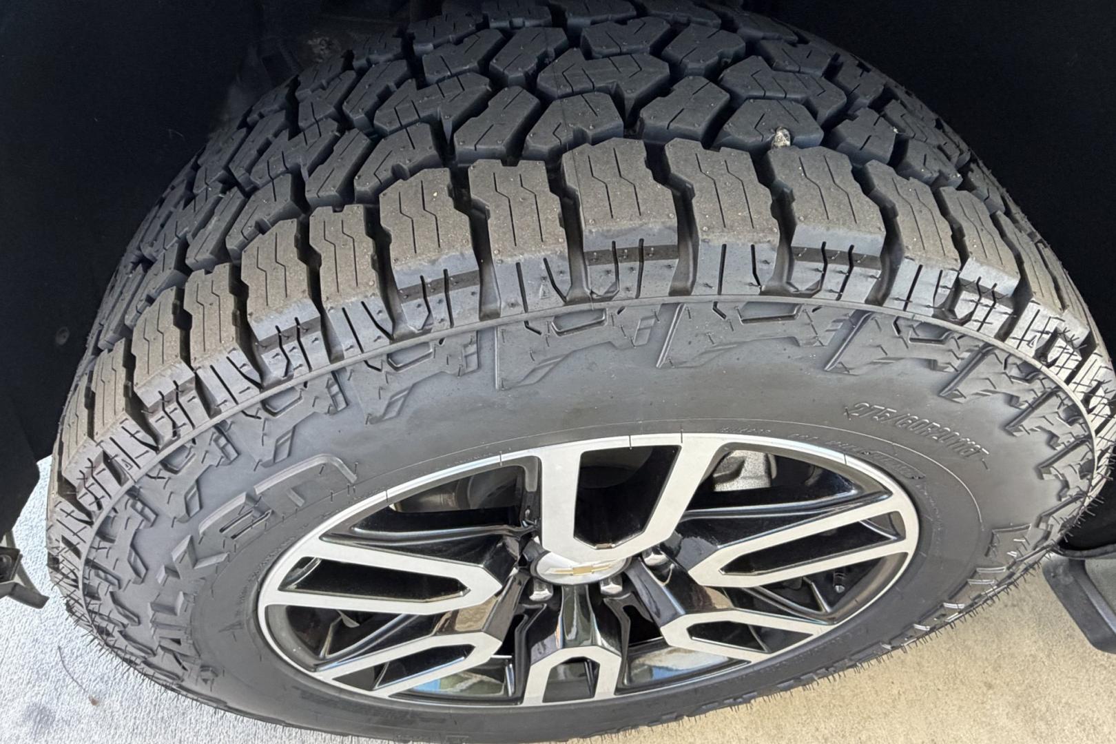 2022 Northsky Blue Metallic /Black Chevrolet Silverado 1500 High Country (3GCUYHET5NG) with an 6 Cyl 3.0 Liter Duramax Turbo Diesel engine, Automatic 10 Speed transmission, located at 2304 W. Main St., Boise, ID, 83702, (208) 342-7777, 43.622105, -116.218658 - Diesel Powered! Well Optioned! Good To Go!- Photo#15