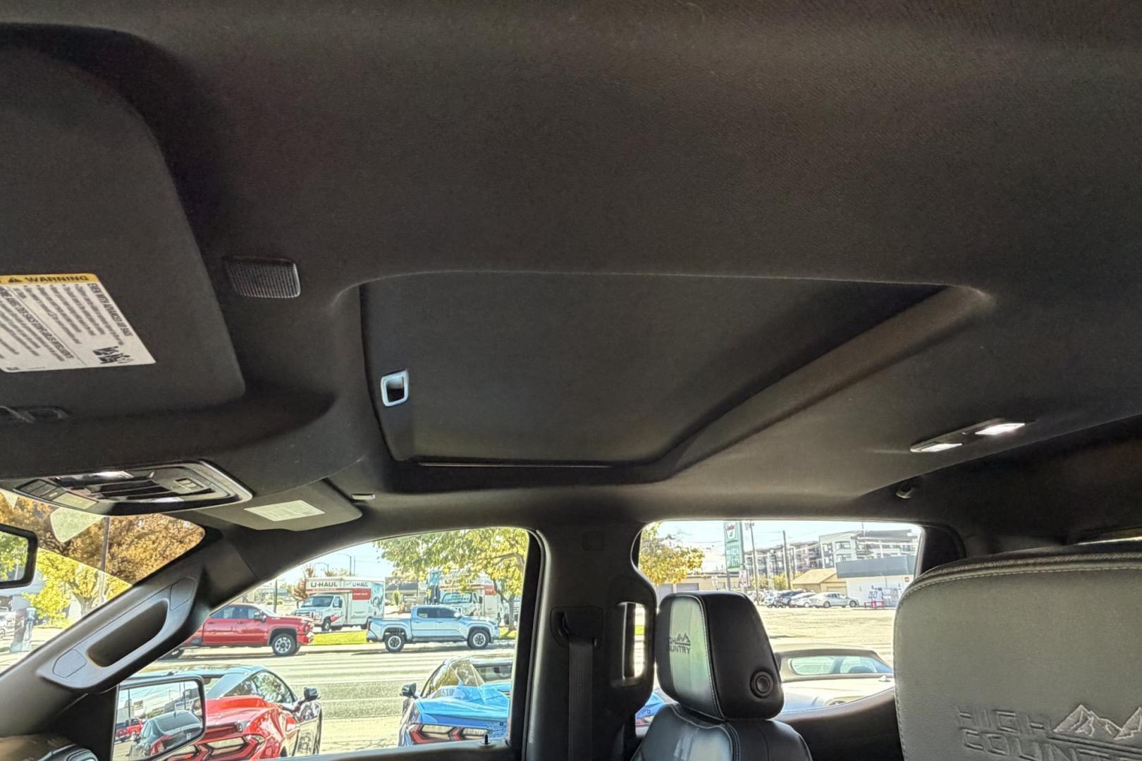 2022 Northsky Blue Metallic /Black Chevrolet Silverado 1500 High Country (3GCUYHET5NG) with an 6 Cyl 3.0 Liter Duramax Turbo Diesel engine, Automatic 10 Speed transmission, located at 2304 W. Main St., Boise, ID, 83702, (208) 342-7777, 43.622105, -116.218658 - Diesel Powered! Well Optioned! Good To Go!- Photo#14