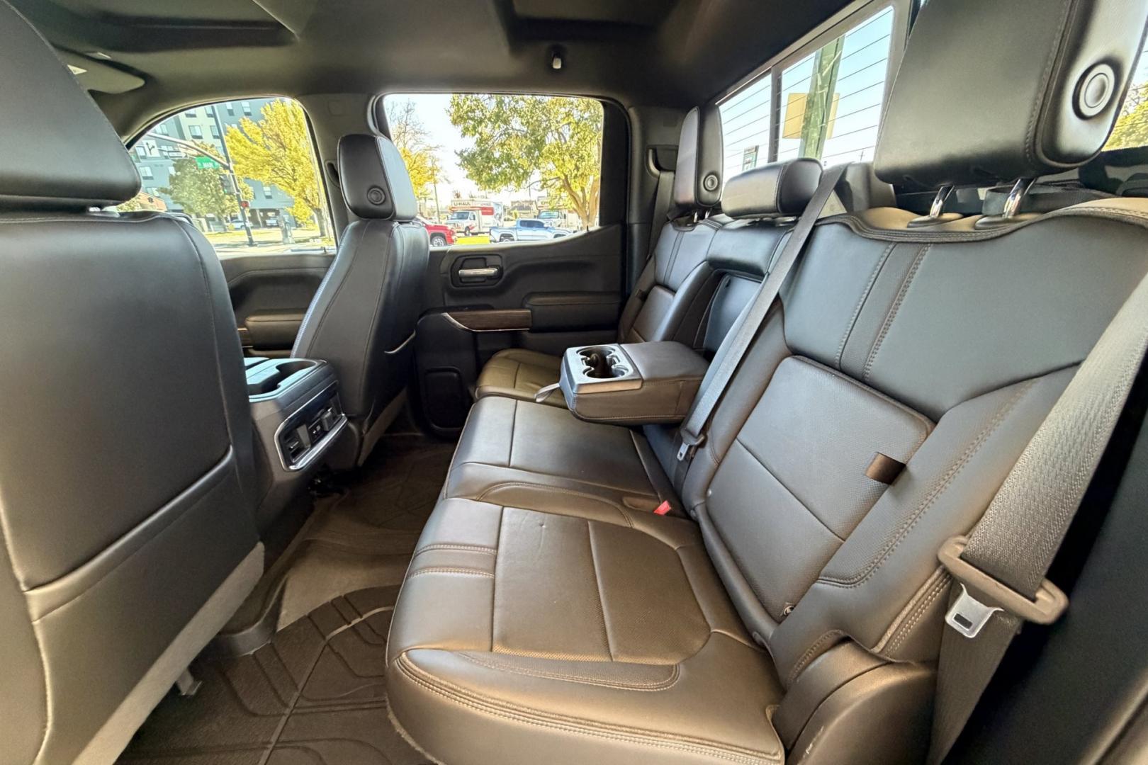 2022 Northsky Blue Metallic /Black Chevrolet Silverado 1500 High Country (3GCUYHET5NG) with an 6 Cyl 3.0 Liter Duramax Turbo Diesel engine, Automatic 10 Speed transmission, located at 2304 W. Main St., Boise, ID, 83702, (208) 342-7777, 43.622105, -116.218658 - Diesel Powered! Well Optioned! Good To Go!- Photo#21