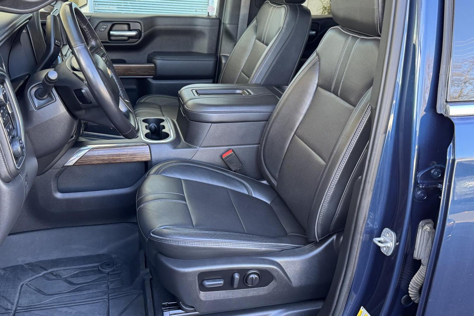 2022 Blue /Black Chevrolet Silverado 1500 High Country (3GCUYHET5NG) with an 6 Cyl 3.0 Liter Turbo Diesel engine, Automatic 10 Speed transmission, located at 2304 W. Main St., Boise, ID, 83702, (208) 342-7777, 43.622105, -116.218658 - Diesel Powered! - Photo#13