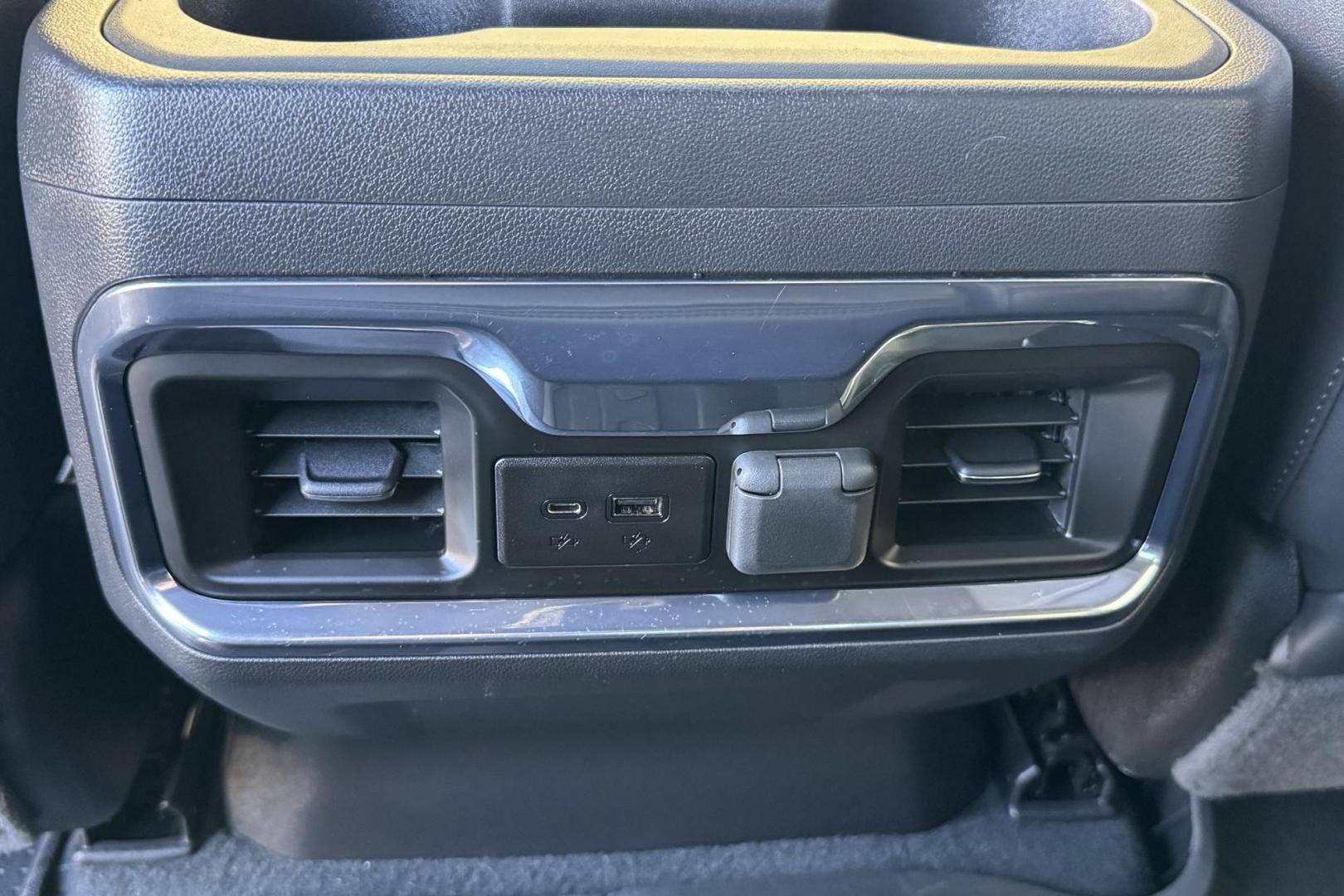 2022 Blue /Black Chevrolet Silverado 1500 High Country (3GCUYHET5NG) with an 6 Cyl 3.0 Liter Turbo Diesel engine, Automatic 10 Speed transmission, located at 2304 W. Main St., Boise, ID, 83702, (208) 342-7777, 43.622105, -116.218658 - Diesel Powered! - Photo#16