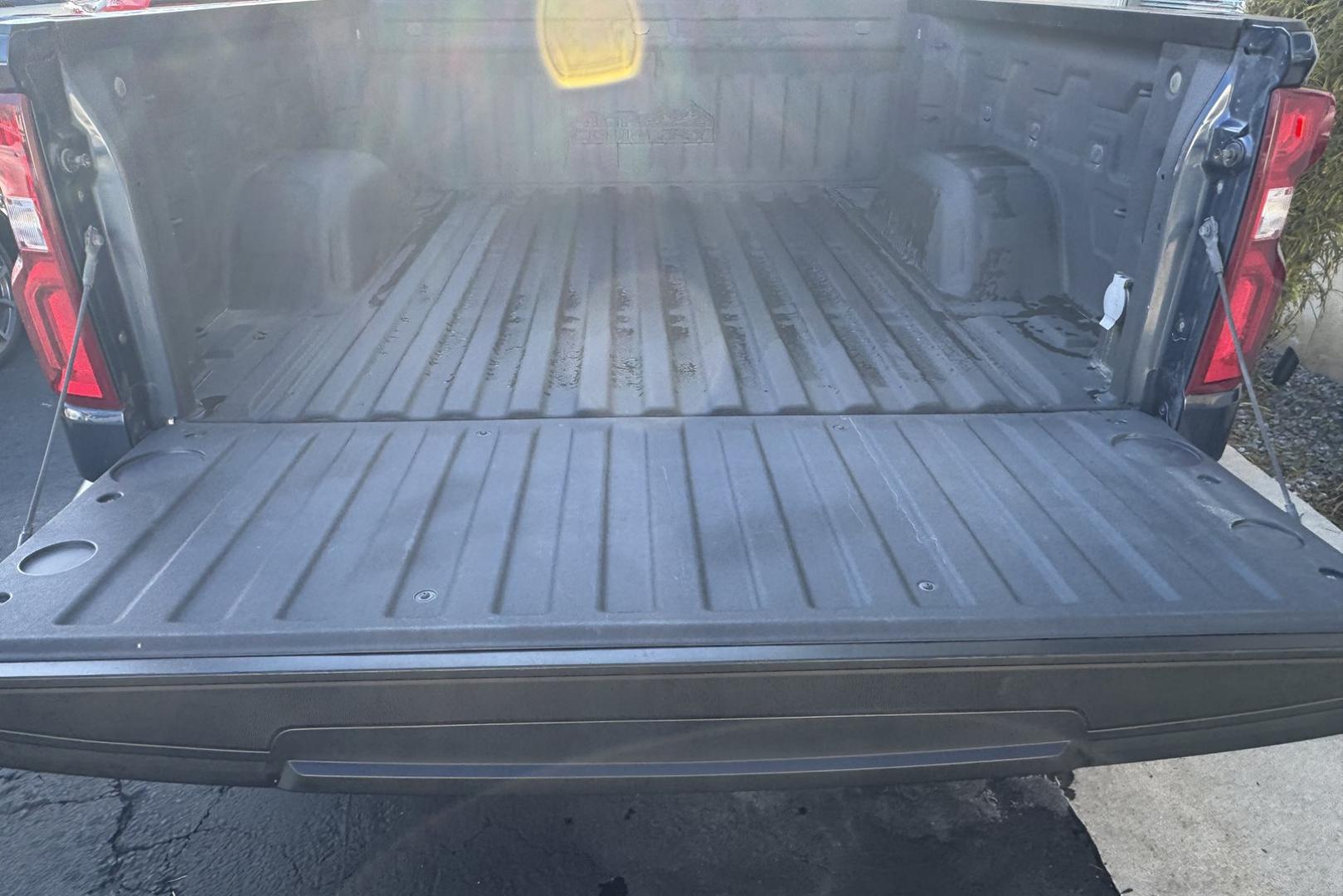 2022 Blue /Black Chevrolet Silverado 1500 High Country (3GCUYHET5NG) with an 6 Cyl 3.0 Liter Turbo Diesel engine, Automatic 10 Speed transmission, located at 2304 W. Main St., Boise, ID, 83702, (208) 342-7777, 43.622105, -116.218658 - Diesel Powered! - Photo#23