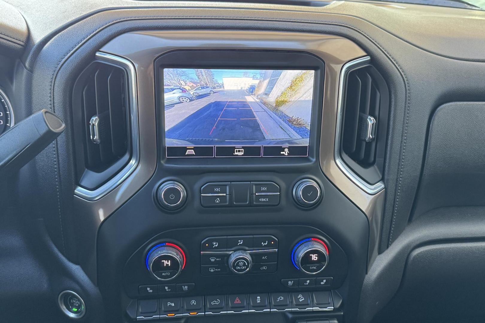 2022 Blue /Black Chevrolet Silverado 1500 High Country (3GCUYHET5NG) with an 6 Cyl 3.0 Liter Turbo Diesel engine, Automatic 10 Speed transmission, located at 2304 W. Main St., Boise, ID, 83702, (208) 342-7777, 43.622105, -116.218658 - Diesel Powered! - Photo#5