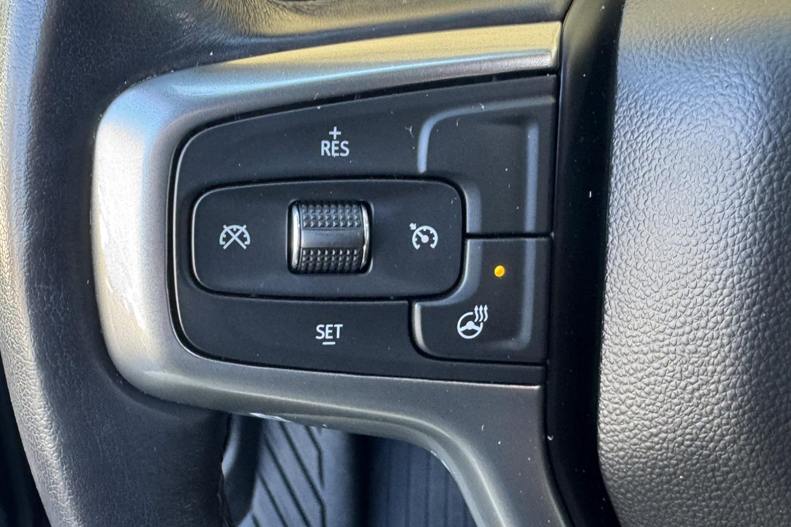 2022 Black /Black Chevrolet Silverado 1500 RST Z/71 (1GCUYEEL6NZ) with an V8 6.2 Liter engine, Automatic 10 Speed transmission, located at 2304 W. Main St., Boise, ID, 83702, (208) 342-7777, 43.622105, -116.218658 - Low Mileage! - Photo#10