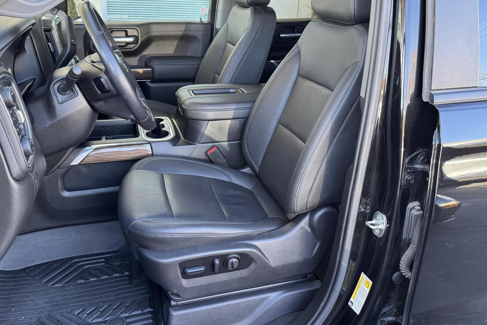 2022 Black /Black Chevrolet Silverado 1500 RST Z/71 (1GCUYEEL6NZ) with an V8 6.2 Liter engine, Automatic 10 Speed transmission, located at 2304 W. Main St., Boise, ID, 83702, (208) 342-7777, 43.622105, -116.218658 - Low Mileage! - Photo#12