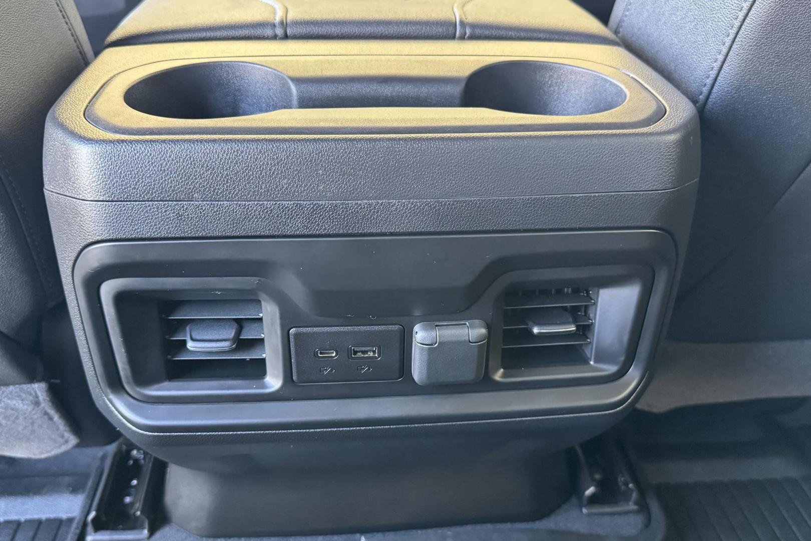 2022 Black /Black Chevrolet Silverado 1500 RST Z/71 (1GCUYEEL6NZ) with an V8 6.2 Liter engine, Automatic 10 Speed transmission, located at 2304 W. Main St., Boise, ID, 83702, (208) 342-7777, 43.622105, -116.218658 - Low Mileage! - Photo#17