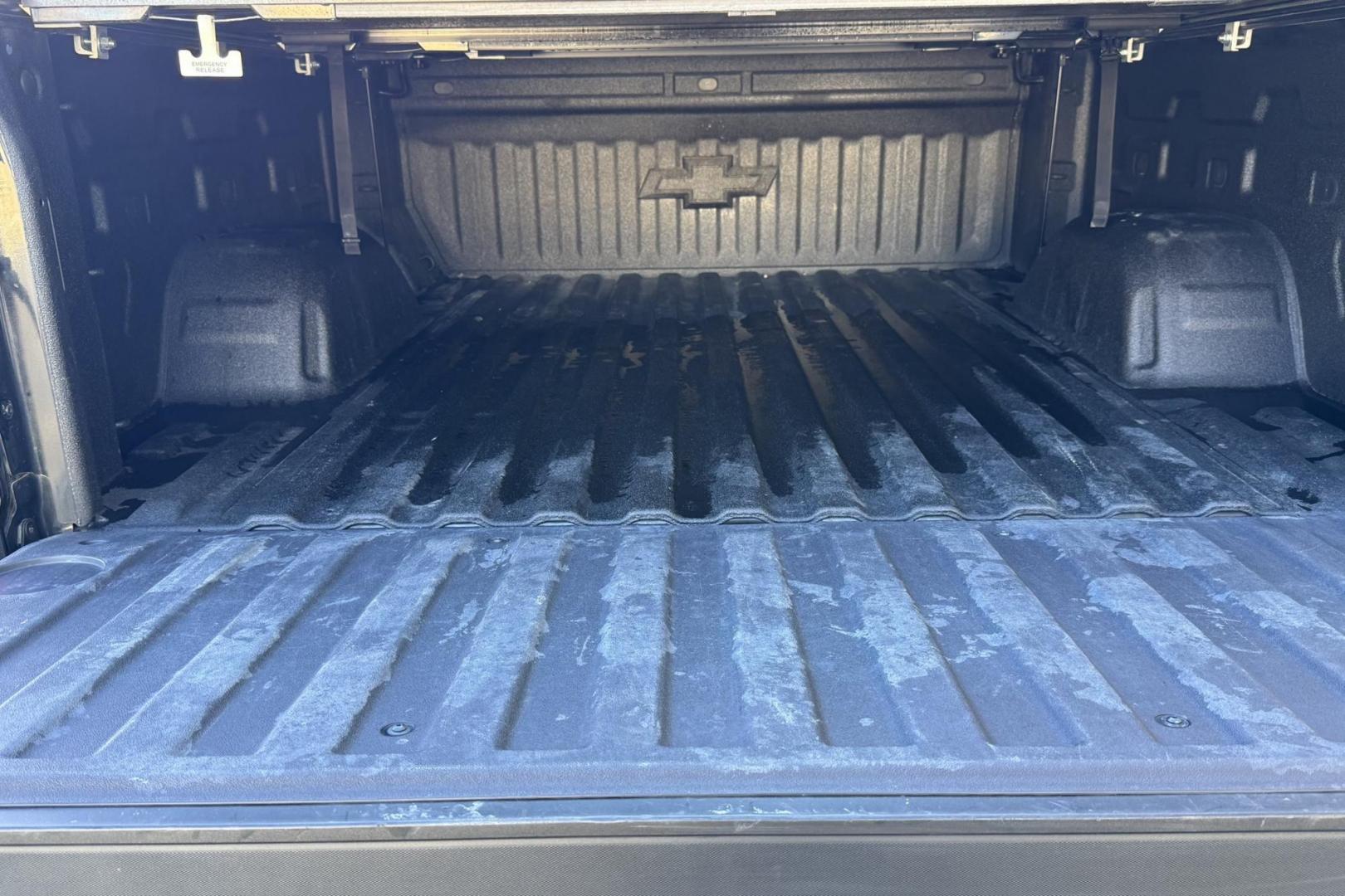 2022 Black /Black Chevrolet Silverado 1500 RST Z/71 (1GCUYEEL6NZ) with an V8 6.2 Liter engine, Automatic 10 Speed transmission, located at 2304 W. Main St., Boise, ID, 83702, (208) 342-7777, 43.622105, -116.218658 - Low Mileage! - Photo#24