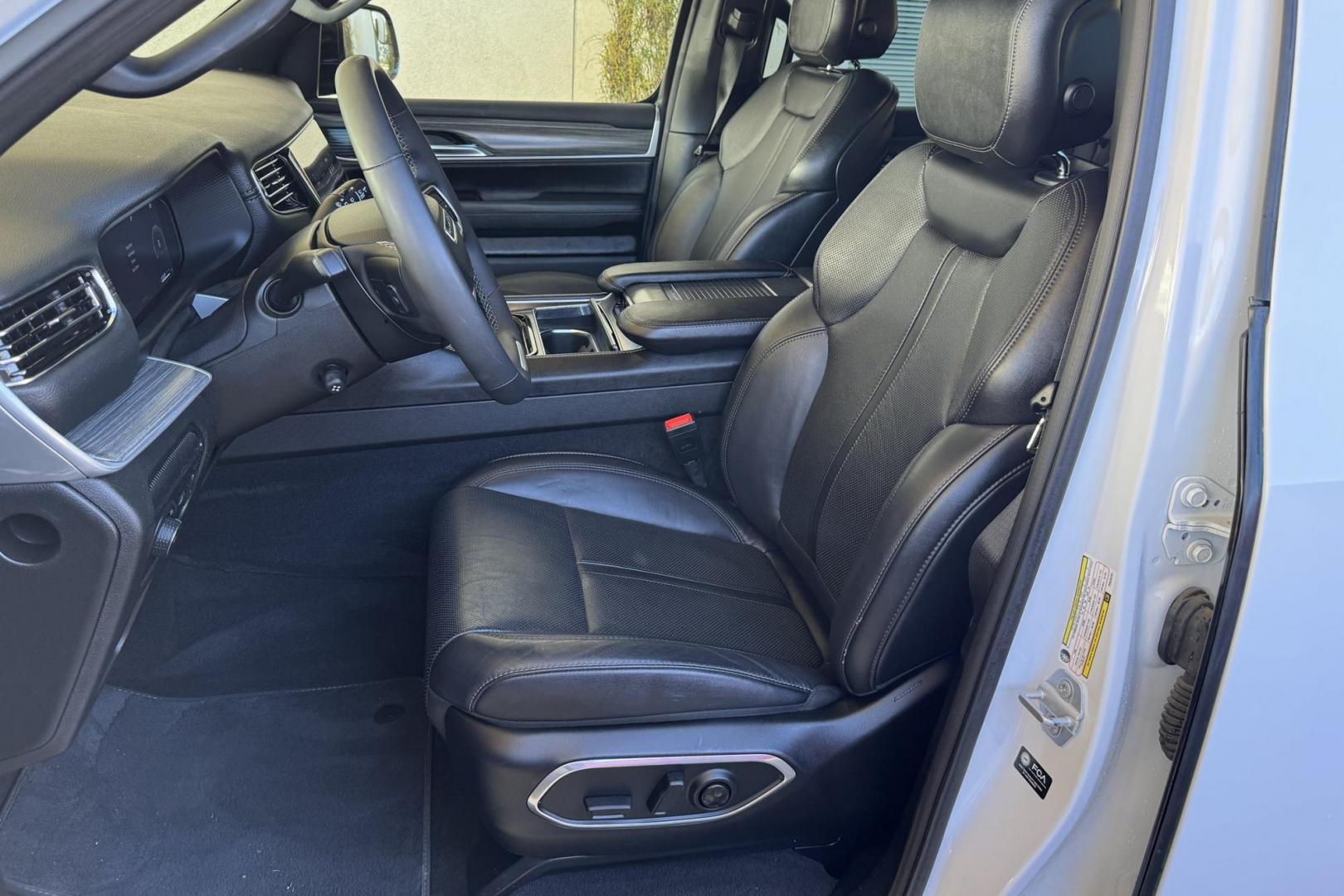 2023 Bright White /Black Jeep Wagoneer L Series II (1C4SJSBP1PS) with an V6 3.0 Liter Twin Turbo engine, Automatic 8 Speed transmission, located at 2304 W. Main St., Boise, ID, 83702, (208) 342-7777, 43.622105, -116.218658 - Seats 8 And Super Smooth Ride! - Photo#21