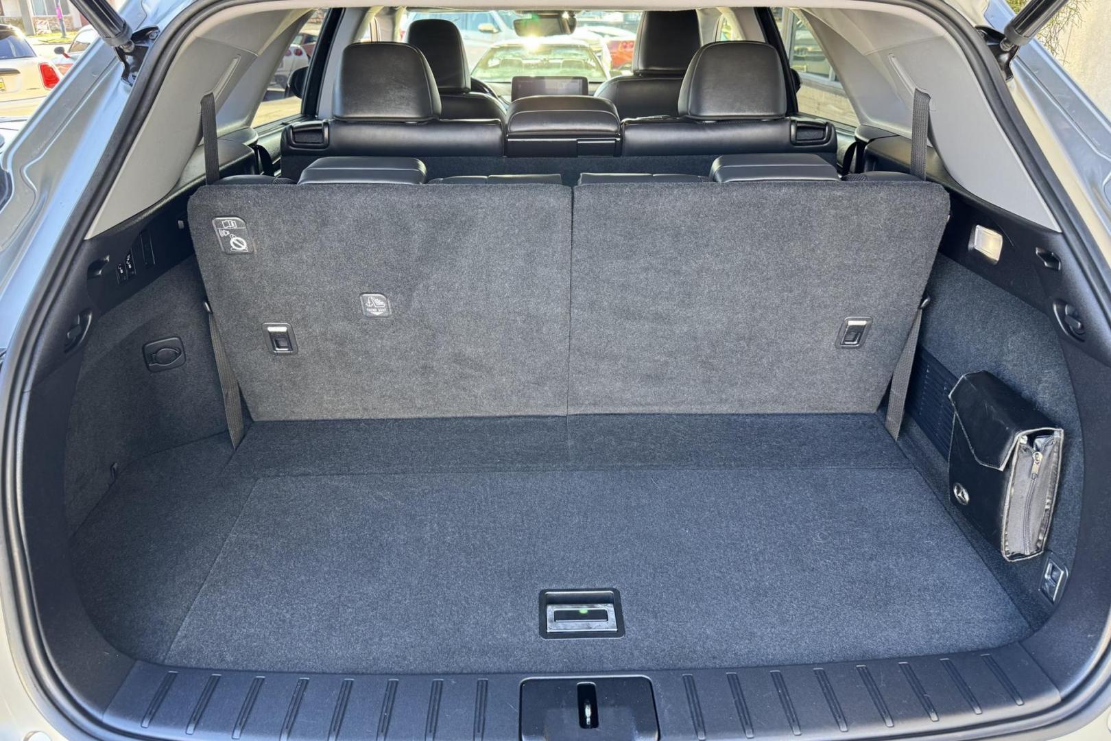 2021 Atomic Silver /Black Lexus RX 350L Luxury (JTJJZKFAXM2) with an V6 3.5 Liter engine, Automatic 8 Speed transmission, located at 2304 W. Main St., Boise, ID, 83702, (208) 342-7777, 43.622105, -116.218658 - Photo#23