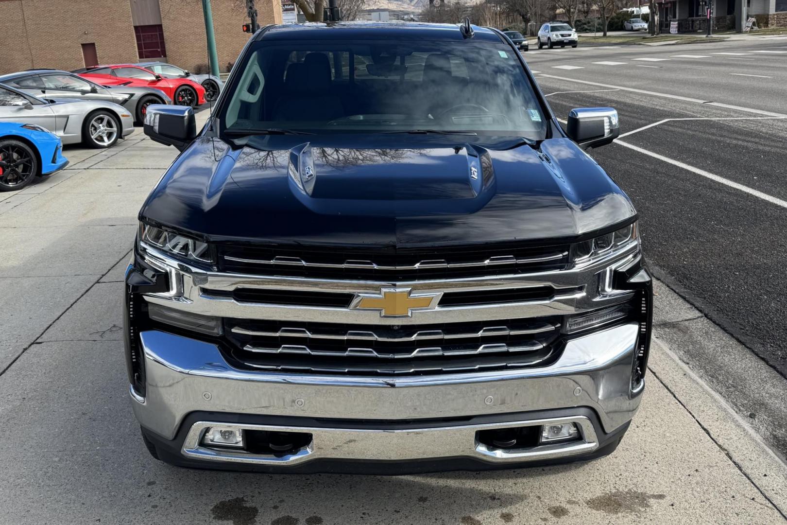 2021 Black /Jet Black Chevrolet Silverado 1500 LTZ (1GCUYGEL8MZ) with an V8 6.2 Liter engine, Automatic 10 Speed transmission, located at 2304 W. Main St., Boise, ID, 83702, (208) 342-7777, 43.622105, -116.218658 - Low Mileage And Clean! - Photo#3