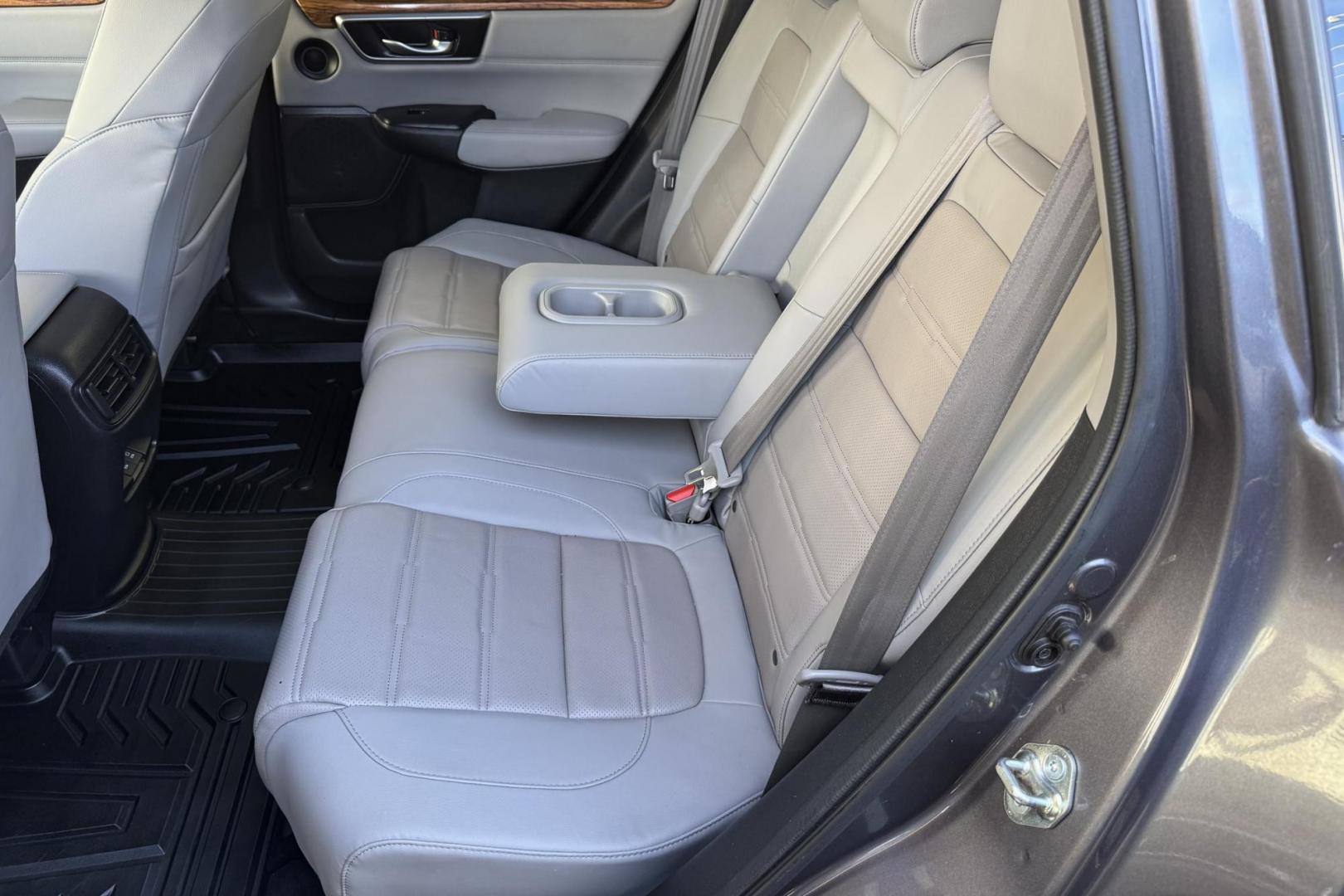 2018 Modern Steel Metallic /Light Gray Honda CR-V EX-L (7FARW1H82JE) with an 4 Cyl 1.5 Liter Turbo engine, Automatic transmission, located at 2304 W. Main St., Boise, ID, 83702, (208) 342-7777, 43.622105, -116.218658 - Clean And Well Optioned! - Photo#11