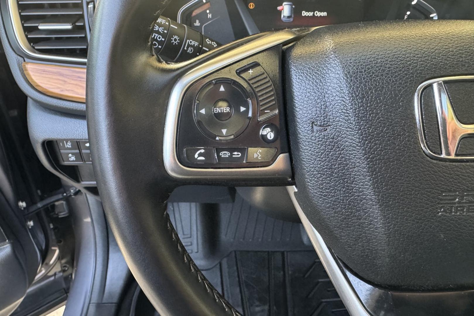 2018 Modern Steel Metallic /Light Gray Honda CR-V EX-L (7FARW1H82JE) with an 4 Cyl 1.5 Liter Turbo engine, Automatic transmission, located at 2304 W. Main St., Boise, ID, 83702, (208) 342-7777, 43.622105, -116.218658 - Clean And Well Optioned! - Photo#4