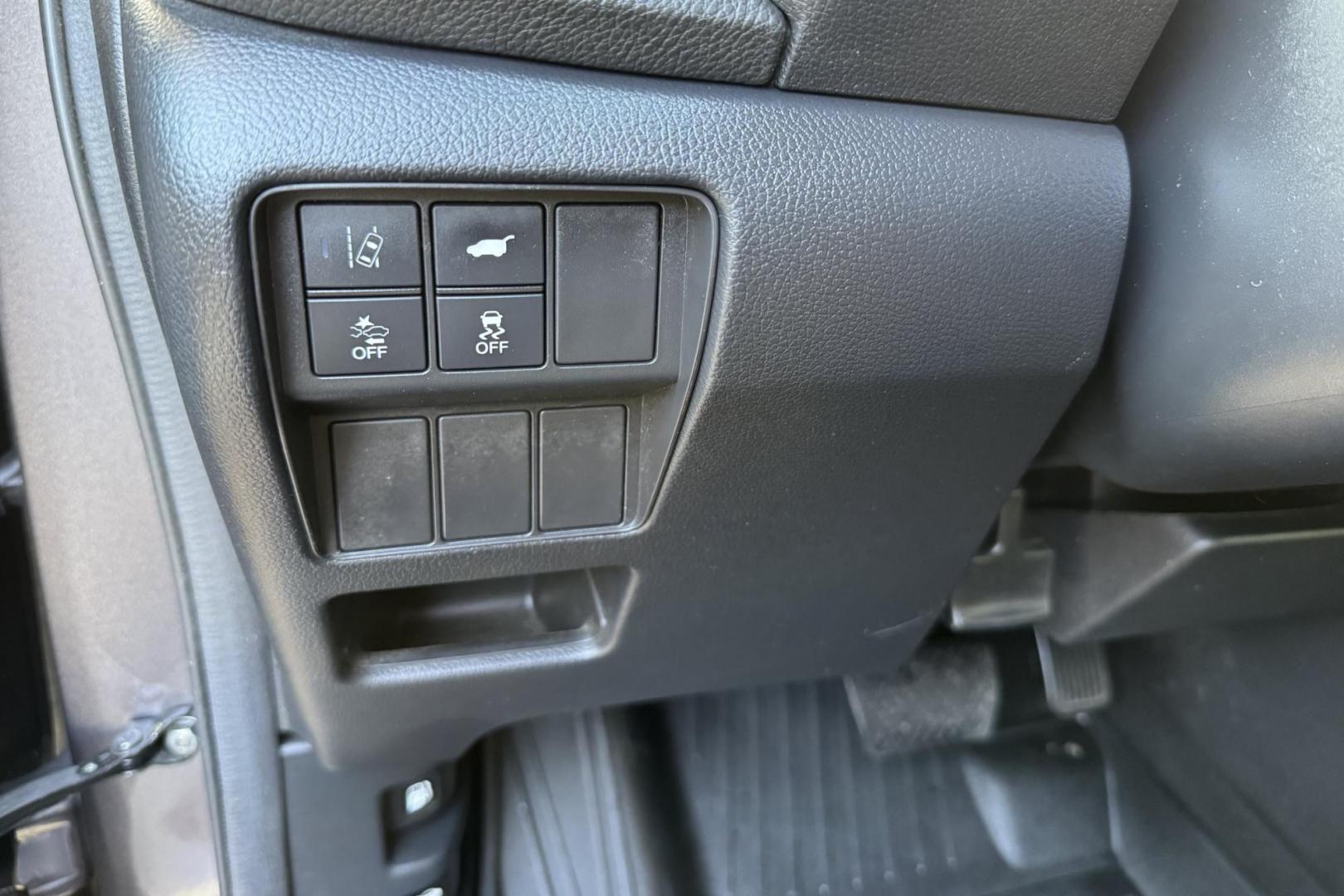 2018 Modern Steel Metallic /Light Gray Honda CR-V EX-L (7FARW1H82JE) with an 4 Cyl 1.5 Liter Turbo engine, Automatic transmission, located at 2304 W. Main St., Boise, ID, 83702, (208) 342-7777, 43.622105, -116.218658 - Clean And Well Optioned! - Photo#6