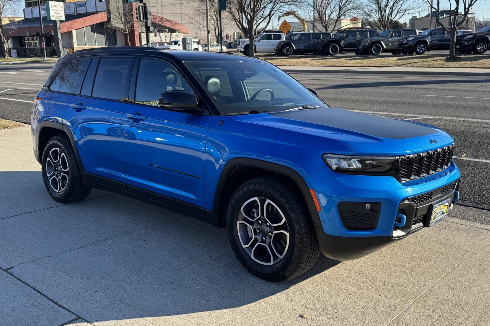 2022 Hydro Blue Pearl /Black Jeep Grand Cherokee 4xe Trailhawk (1C4RJYC67N8) with an 4 Cyl 2.0 Liter Hybrid engine, Automatic 8 Speed transmission, located at 2304 W. Main St., Boise, ID, 83702, (208) 342-7777, 43.622105, -116.218658 - Photo#2