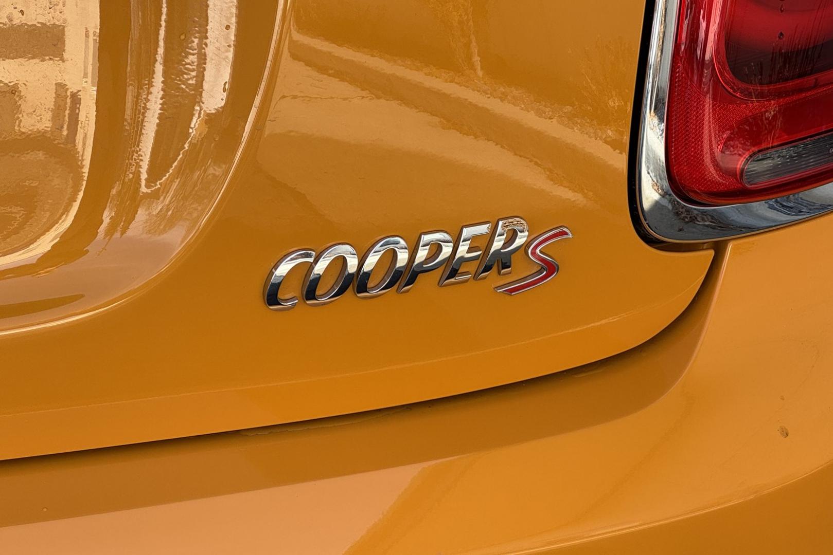 2017 Volcanic Orange /Black MINI Cooper S S (WMWXP7C35H3) with an 4 Cyl 2.0 Liter Turbo engine, 6 Speed Manual transmission, located at 2304 W. Main St., Boise, ID, 83702, (208) 342-7777, 43.622105, -116.218658 - 6 Speed MINI! A Blast To Drive! - Photo#20