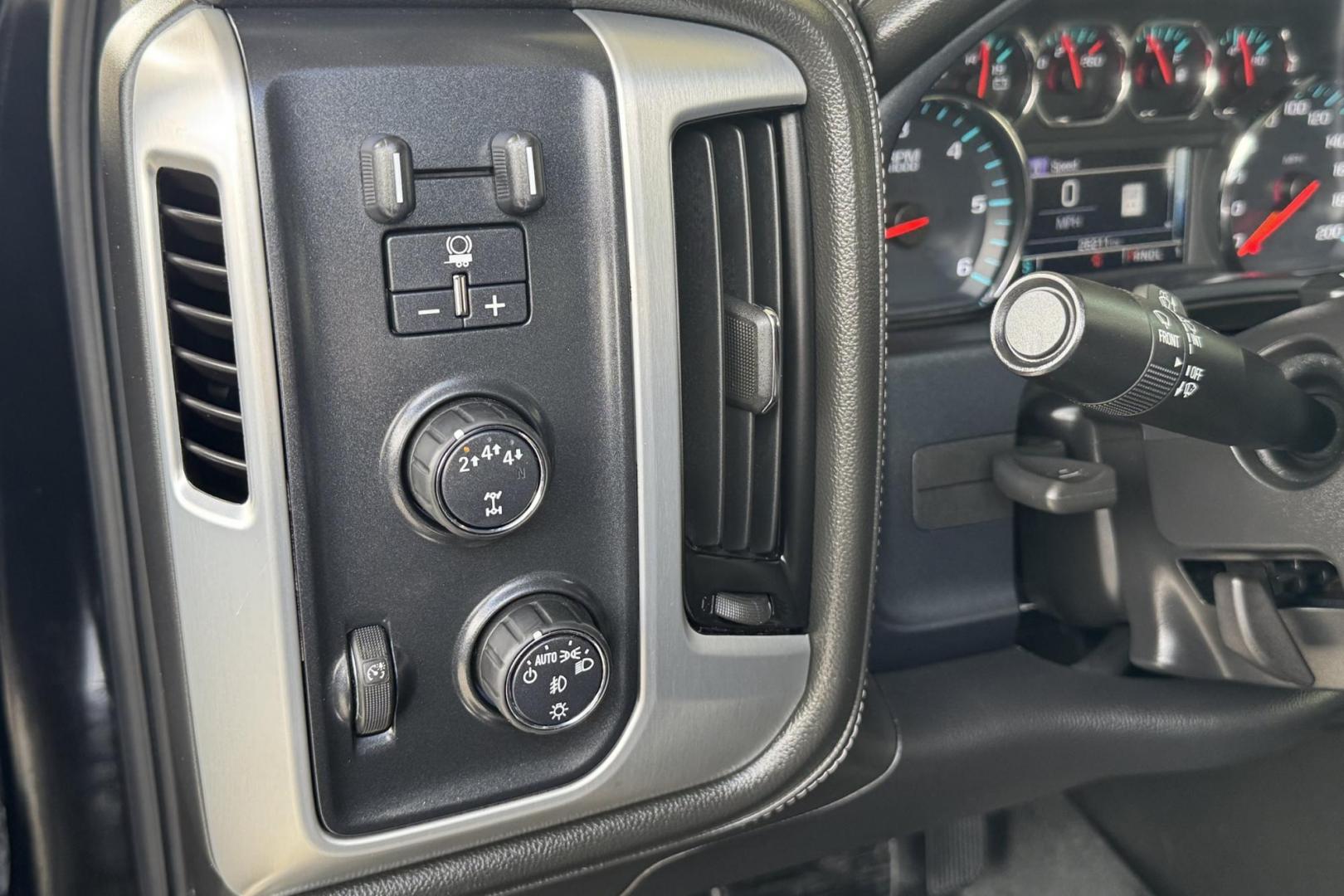 2018 Black /Black GMC Sierra 2500HD SLT (1GT22TEGXJZ) with an V8 6.0 Liter engine, Automatic 6 Speed transmission, located at 2304 W. Main St., Boise, ID, 83702, (208) 342-7777, 43.622105, -116.218658 - Photo#10