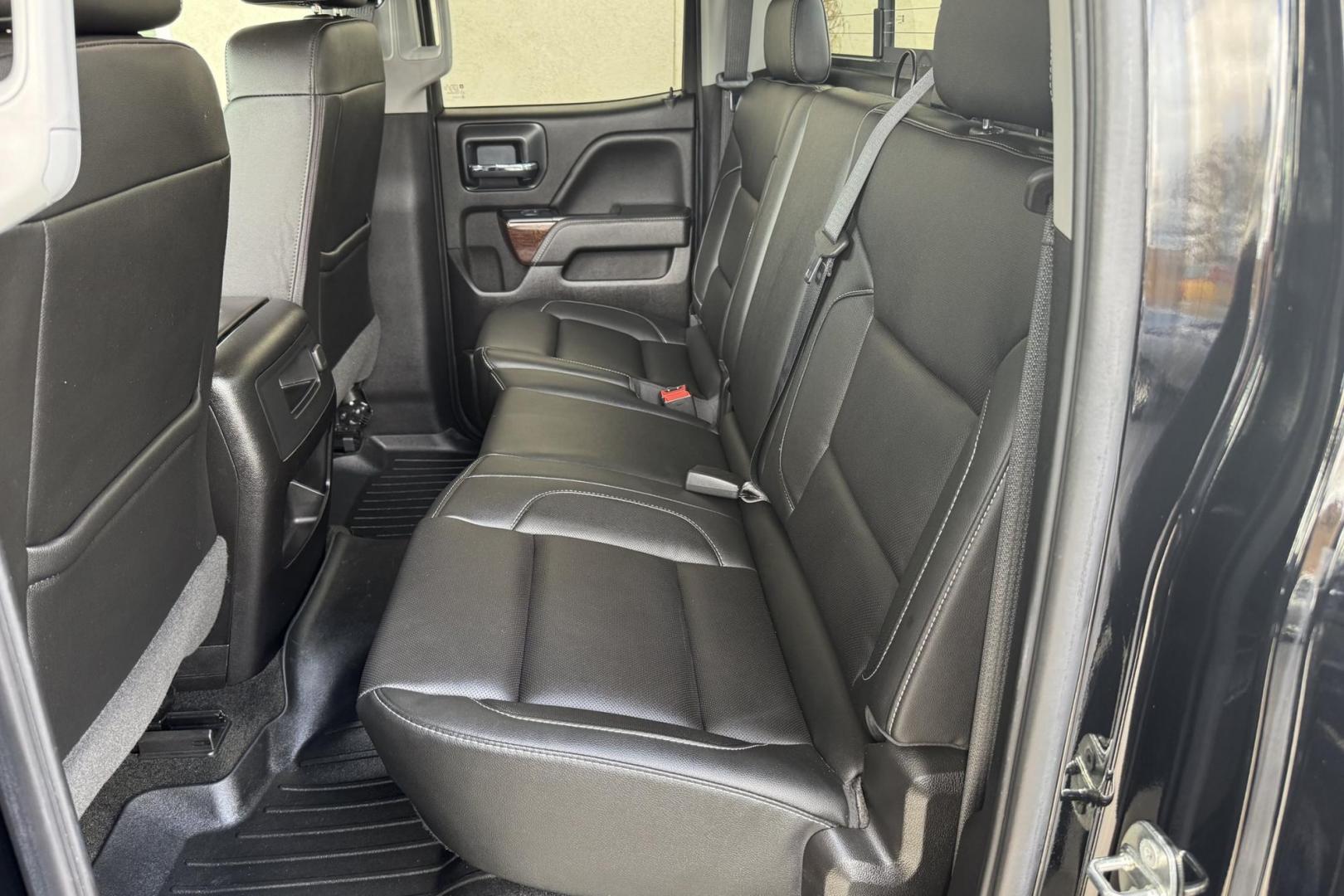 2018 Black /Black GMC Sierra 2500HD SLT (1GT22TEGXJZ) with an V8 6.0 Liter engine, Automatic 6 Speed transmission, located at 2304 W. Main St., Boise, ID, 83702, (208) 342-7777, 43.622105, -116.218658 - Photo#15