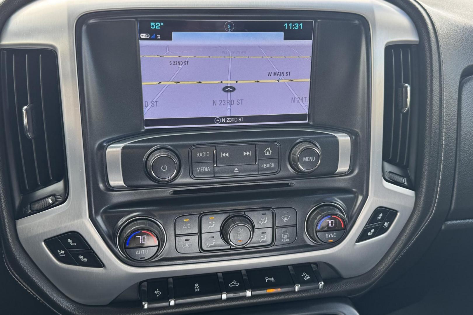 2018 Black /Black GMC Sierra 2500HD SLT (1GT22TEGXJZ) with an V8 6.0 Liter engine, Automatic 6 Speed transmission, located at 2304 W. Main St., Boise, ID, 83702, (208) 342-7777, 43.622105, -116.218658 - Photo#5