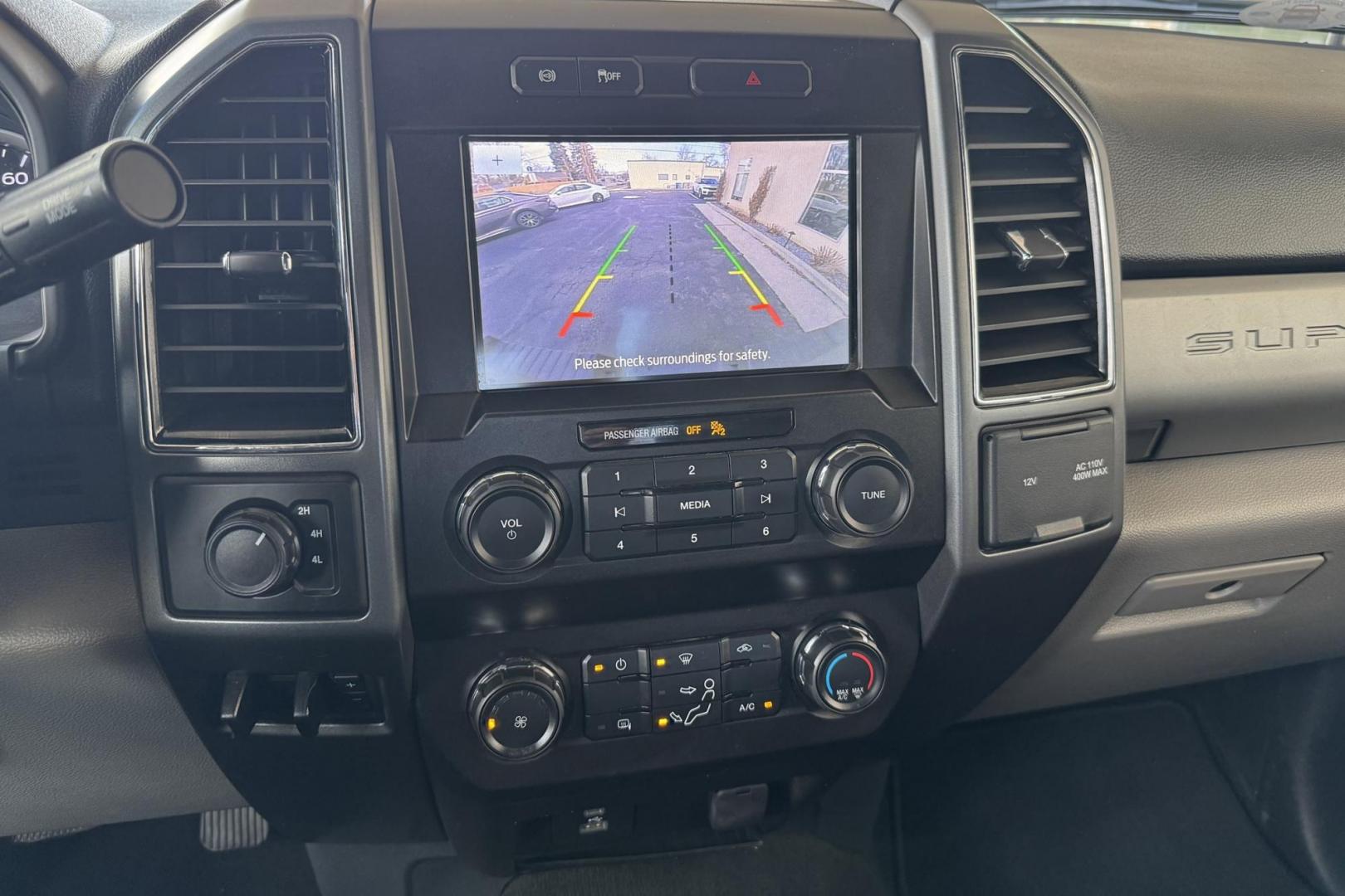2022 Iconic Silver Metallic /Gray Ford F-250 XLT (1FT7W2BT5NE) with an V8 6.7 Liter Turbo Diesel engine, Automatic 10 Speed transmission, located at 2304 W. Main St., Boise, ID, 83702, (208) 342-7777, 43.622105, -116.218658 - New Tires And Ready To Work! - Photo#4