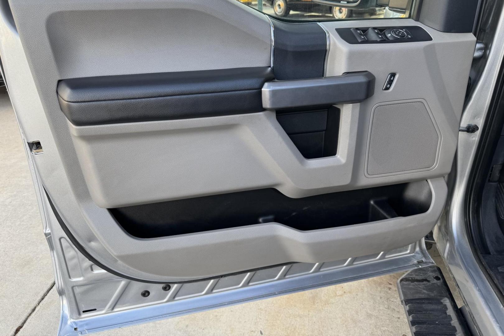 2022 Iconic Silver Metallic /Gray Ford F-250 XLT (1FT7W2BT5NE) with an V8 6.7 Liter Turbo Diesel engine, Automatic 10 Speed transmission, located at 2304 W. Main St., Boise, ID, 83702, (208) 342-7777, 43.622105, -116.218658 - New Tires And Ready To Work! - Photo#7