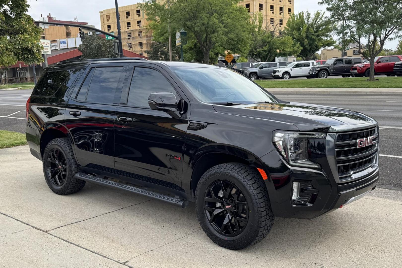 2022 Black /Jet Black/Umber GMC Yukon AT4 (1GKS2CKL9NR) with an V8 6.2 Liter engine, Automatic 10 Speed transmission, located at 2304 W. Main St., Boise, ID, 83702, (208) 342-7777, 43.622105, -116.218658 - Nicely Optioned! - Photo#2