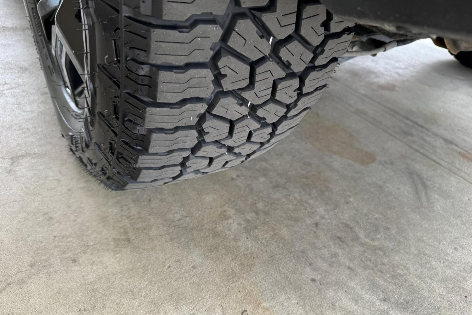 2022 Black /Jet Black/Umber GMC Yukon AT4 (1GKS2CKL9NR) with an V8 6.2 Liter engine, Automatic 10 Speed transmission, located at 2304 W. Main St., Boise, ID, 83702, (208) 342-7777, 43.622105, -116.218658 - Nicely Optioned! - Photo#31
