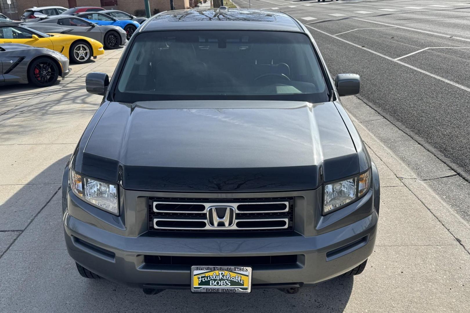 2007 Nimbus Gray /Gray Honda Ridgeline RTL (2HJYK16527H) with an V6 3.5 Liter engine, Automatic transmission, located at 2304 W. Main St., Boise, ID, 83702, (208) 342-7777, 43.622105, -116.218658 - One Owner Idaho Ridgeline! Amazing Condition! - Photo#3